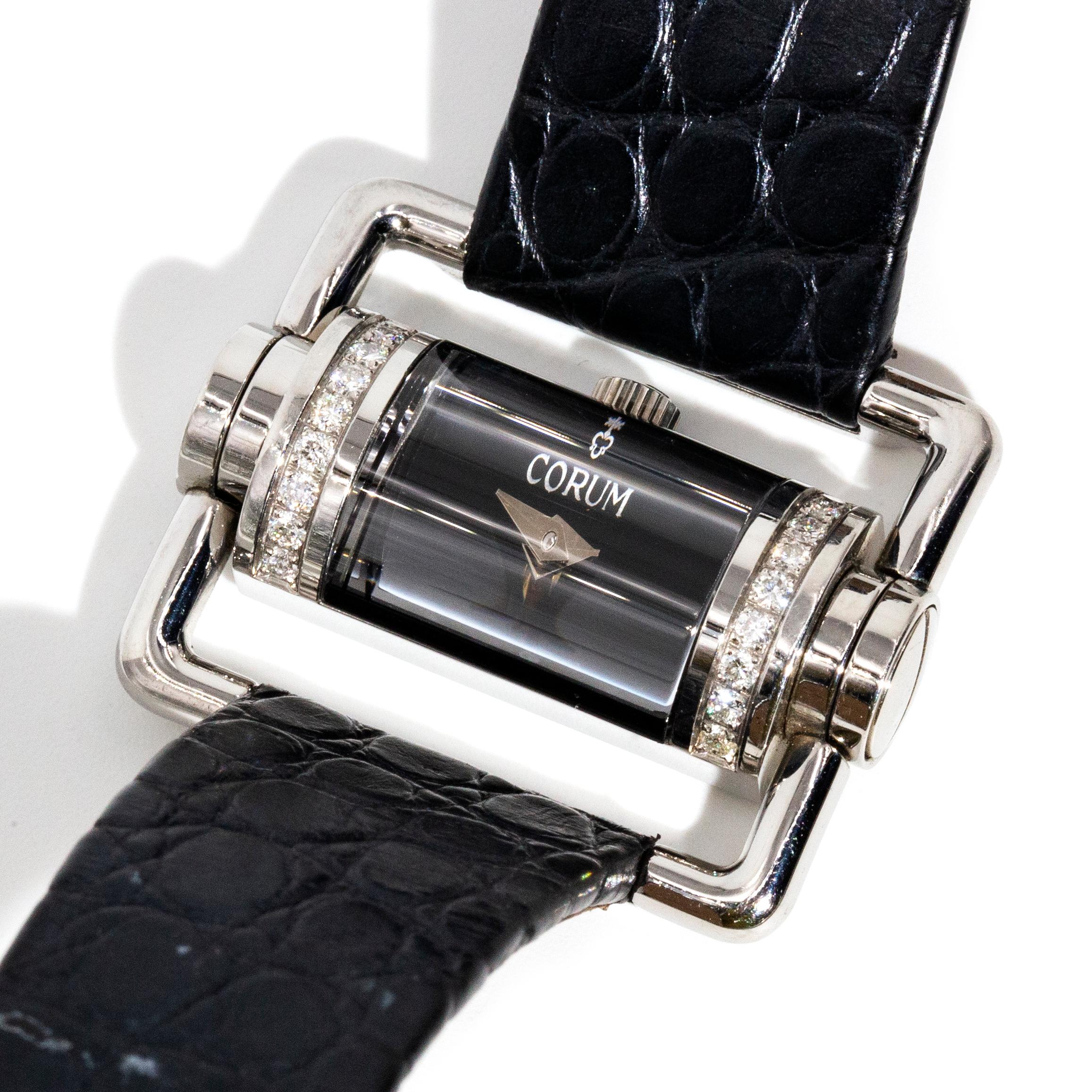 Corum Horizontale Diamant-Damenuhr aus Stahl mit schwarzem Lederarmband (Moderne) im Angebot