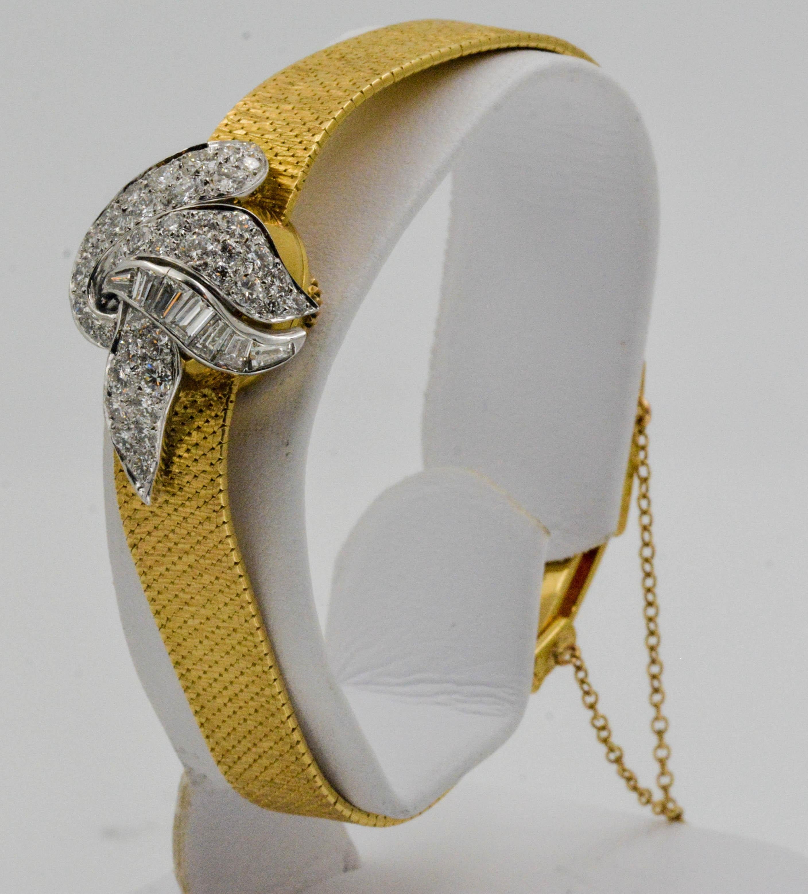 Corum Linz Swiss Made Pave Diamond Lid Ladies Bracelet Watch In Excellent Condition In Dallas, TX