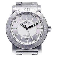 Corum Romvlvs Herrenuhr mit Skelettboden aus Edelstahl
