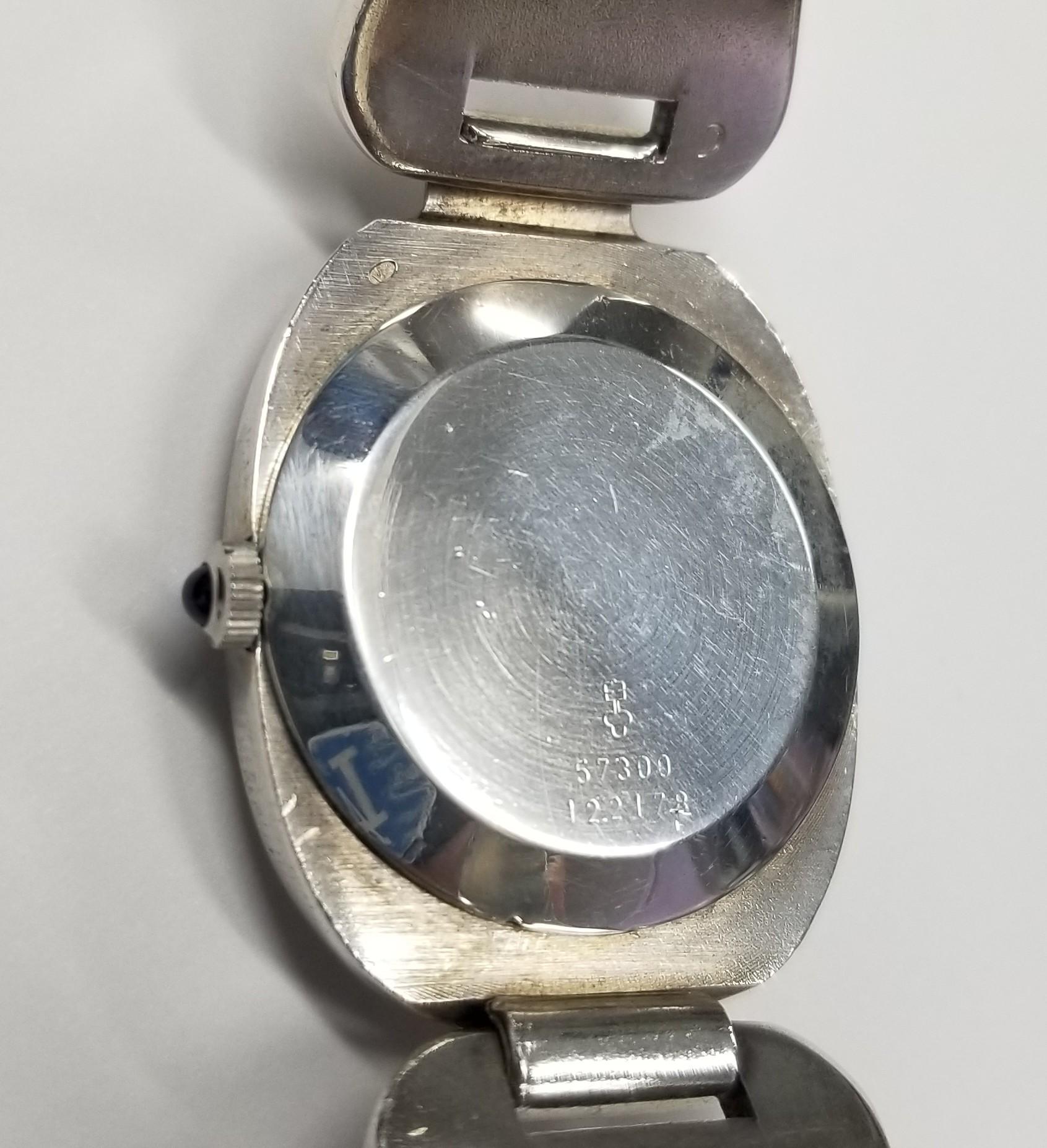 Reloj manual estilo puño Corum de plata de ley, años 70 en Excelente estado para la venta en Los Angeles, CA
