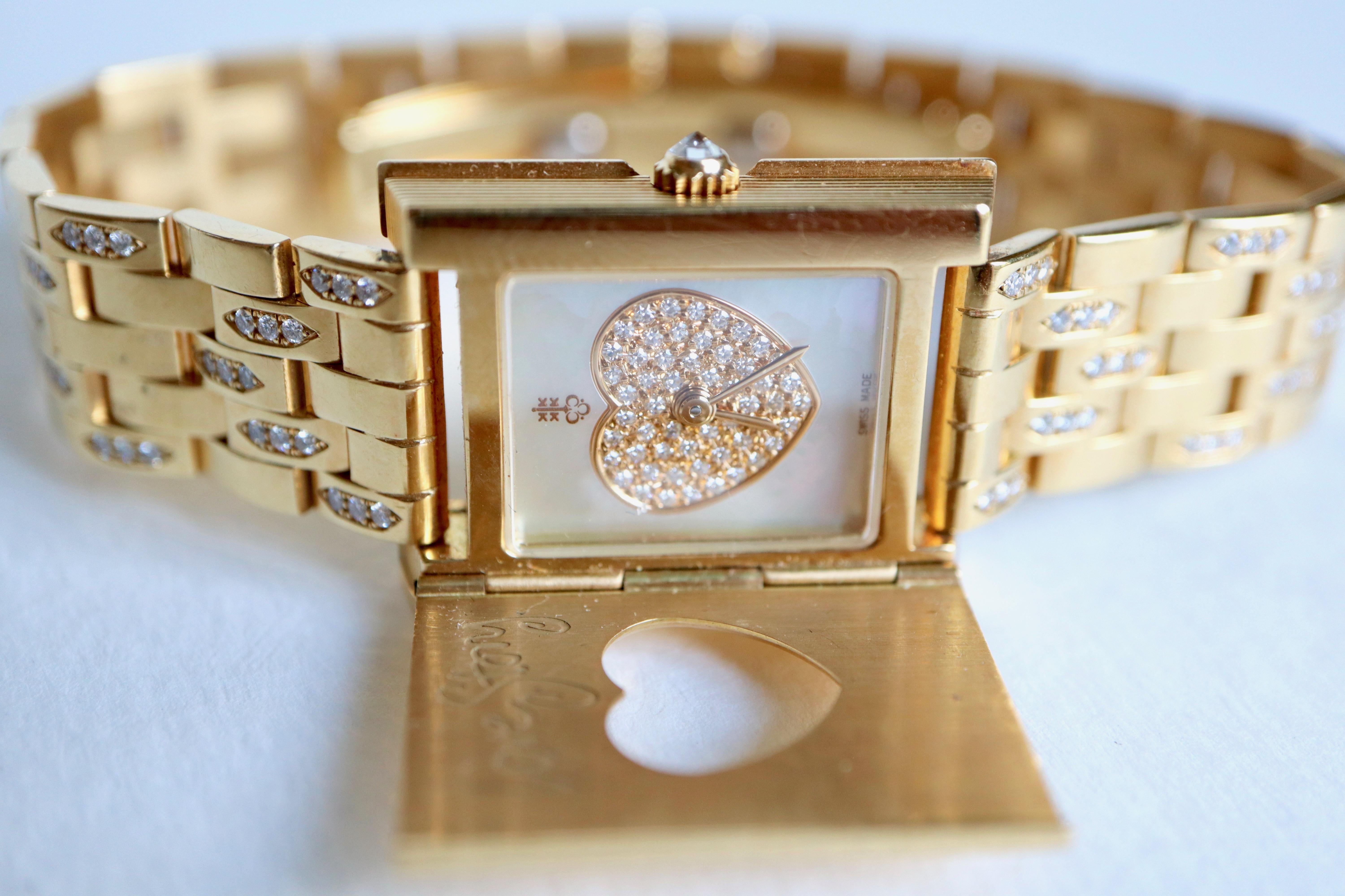 Montre Corum Modèle Love Story en or jaune 18 carats, diamants et nacre Pour femmes en vente