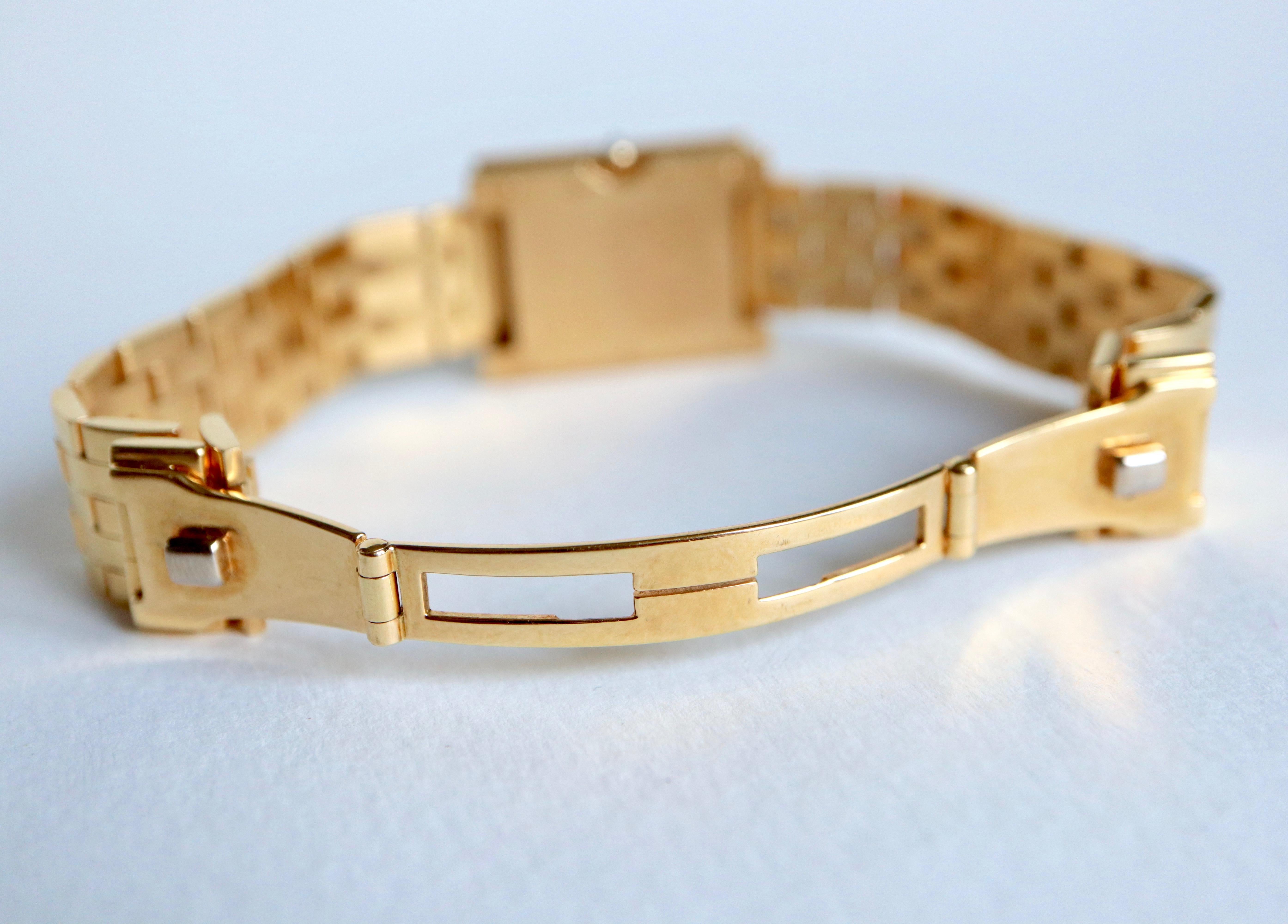 Reloj Corum Modelo Love Story de oro amarillo de 18 quilates con diamantes y nácar en venta 3