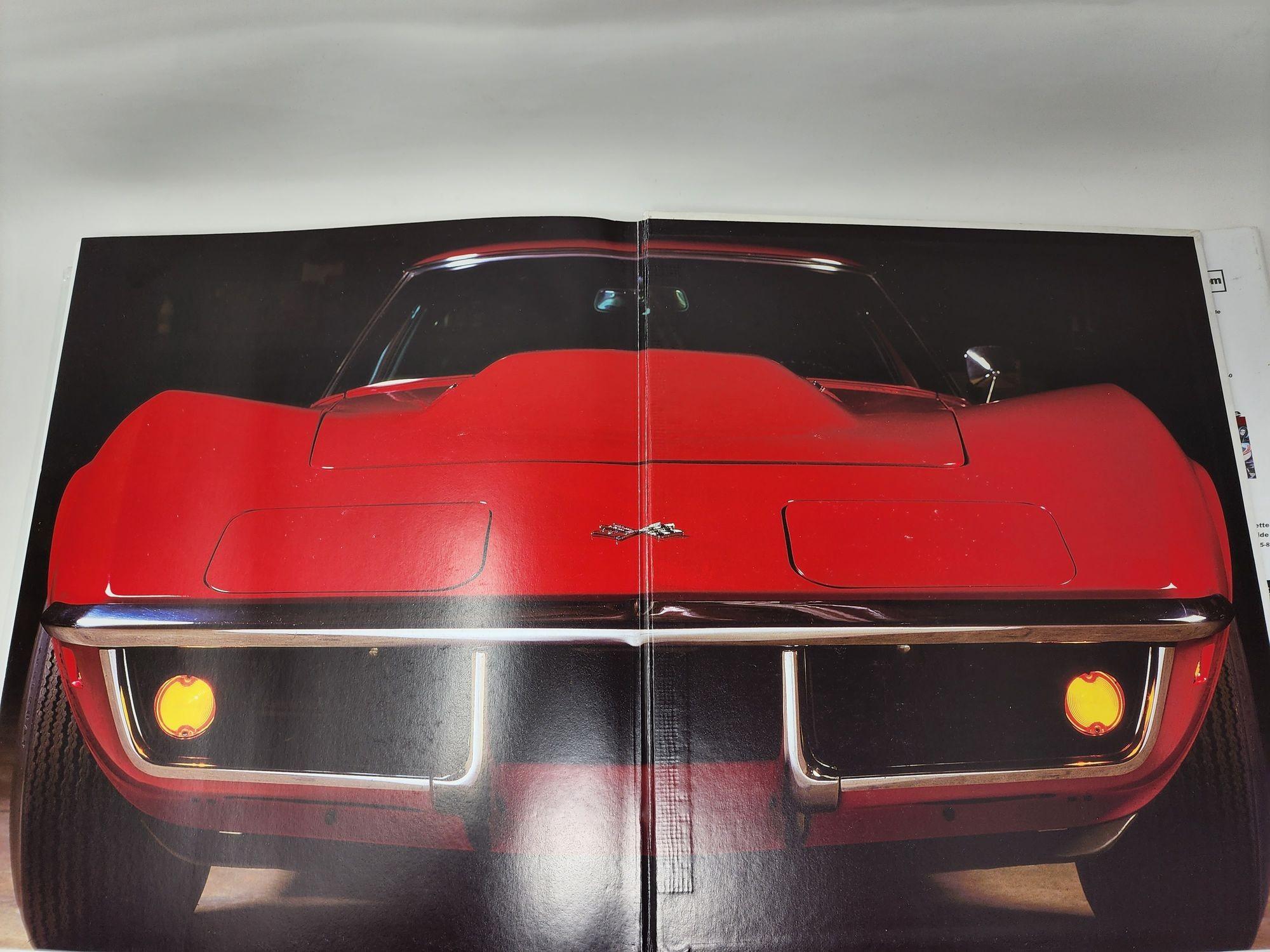 Livre à couverture rigide Corvette Fifty Years de Randy Leffingwell 2002 en vente 8