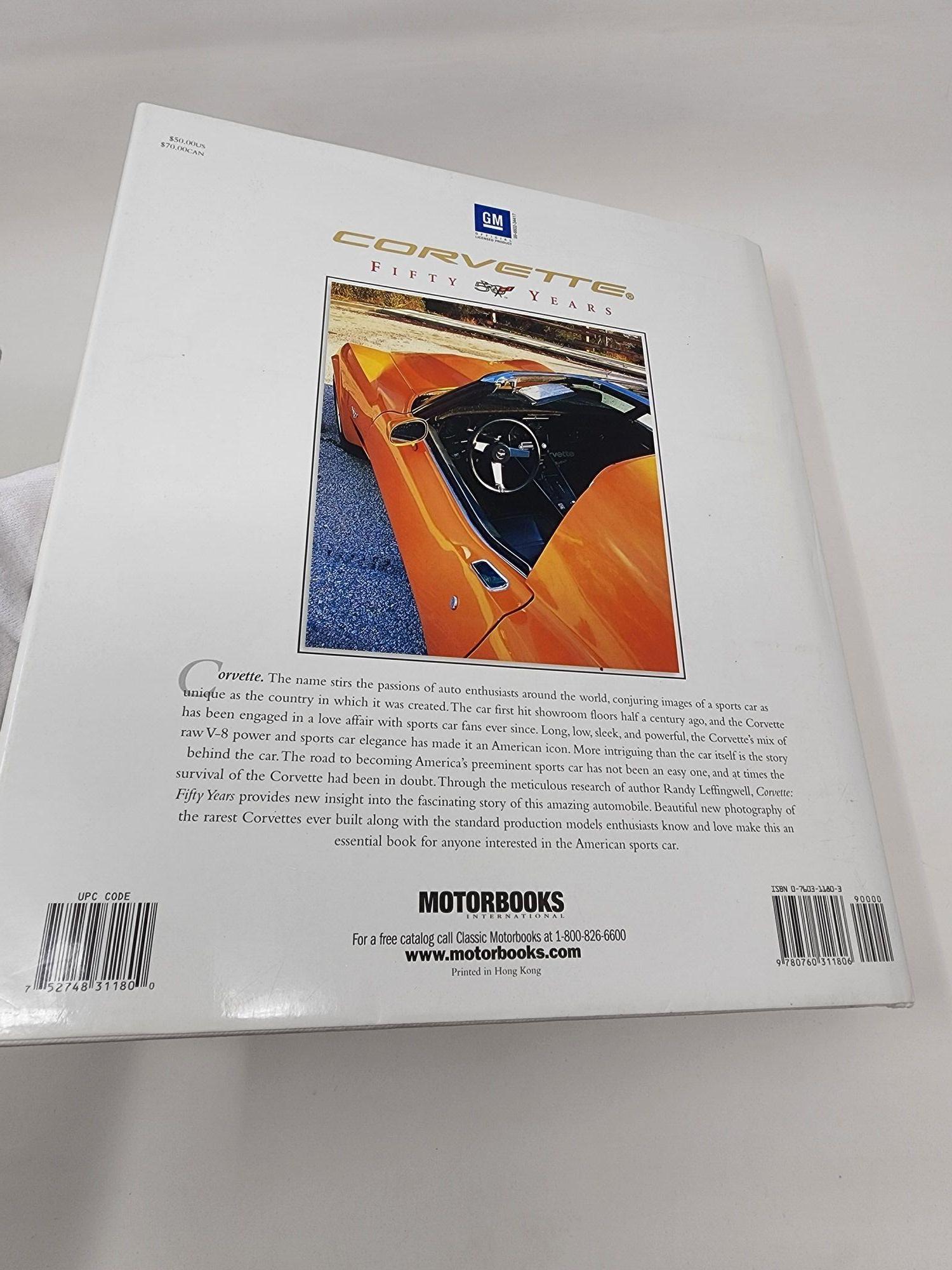 Livre à couverture rigide Corvette Fifty Years de Randy Leffingwell 2002 en vente 9