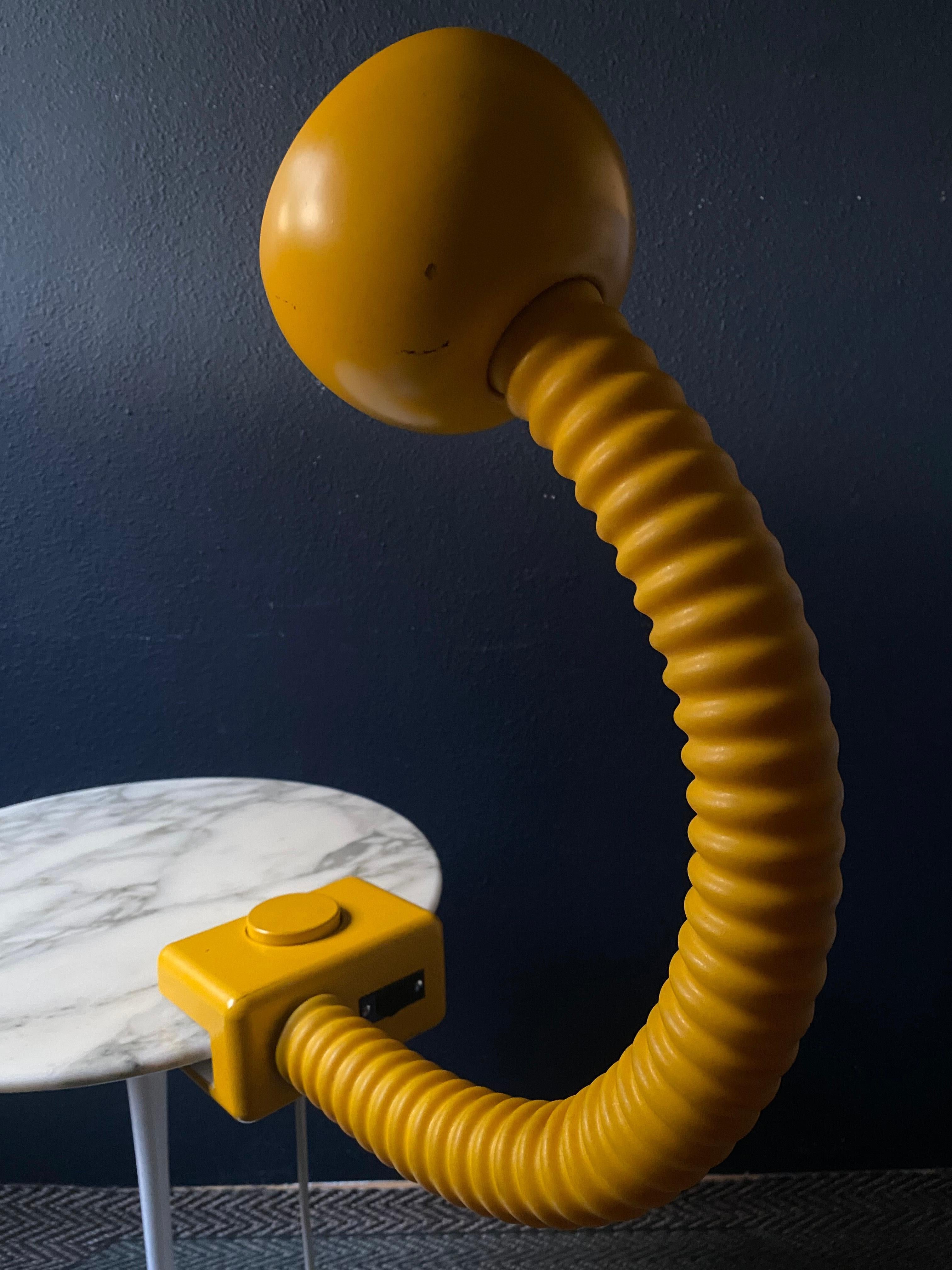 Allemand Lampe de lampe Cosack col de cygne jaune, Allemagne, années 1960/1970 en vente