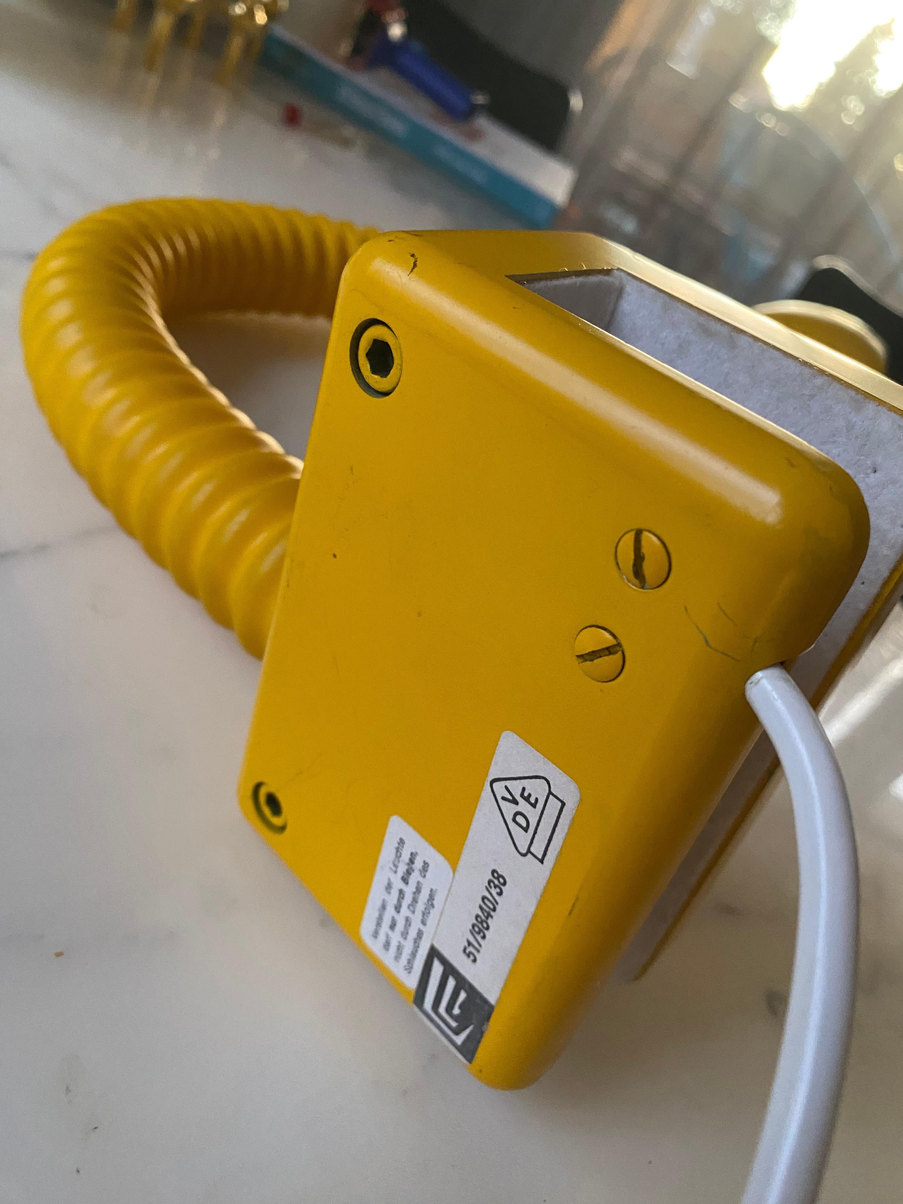 Milieu du XXe siècle Lampe de lampe Cosack col de cygne jaune, Allemagne, années 1960/1970 en vente