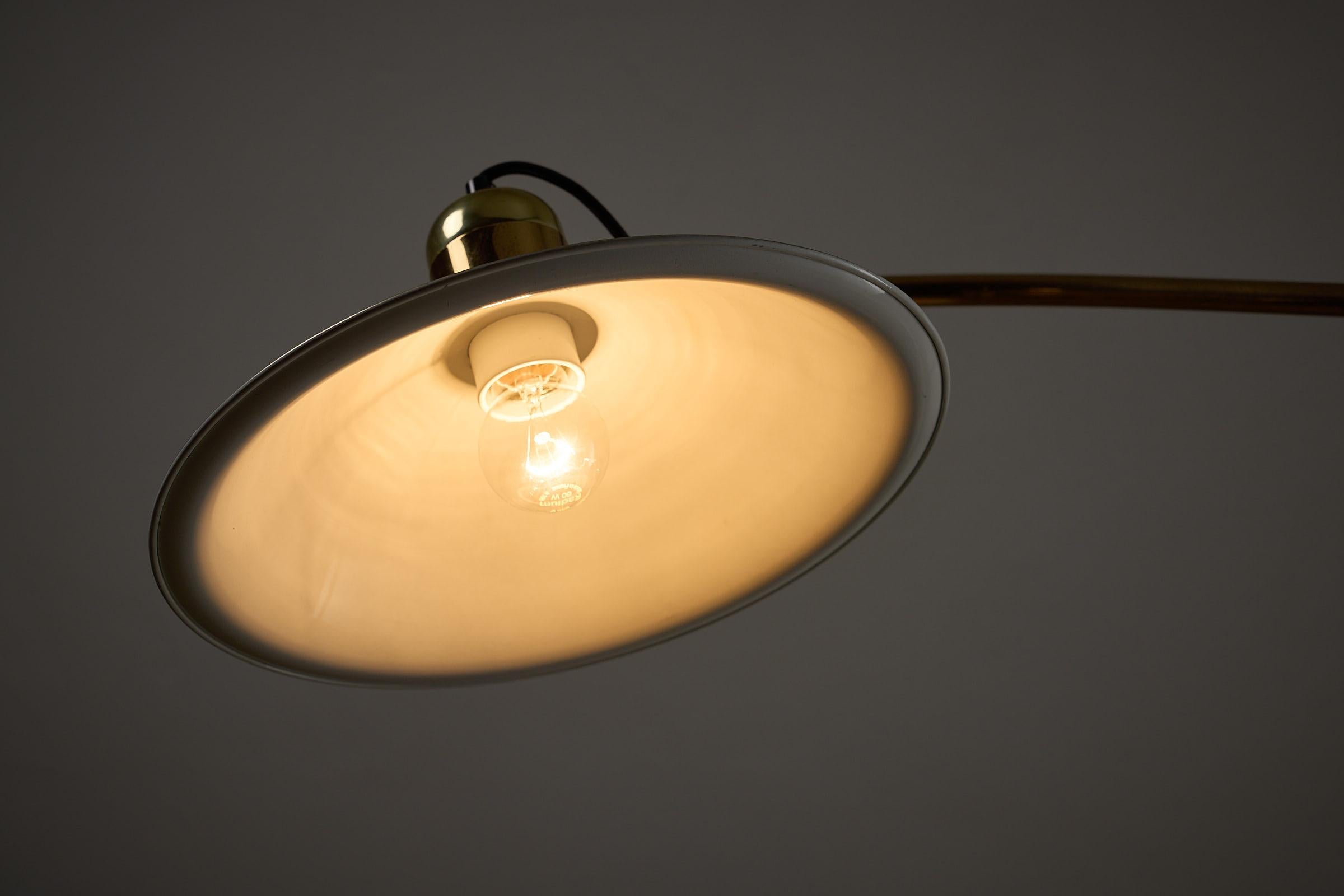 Cosack Leuchten Messing-Schreibtischlampe Model No. 7654 (20. Jahrhundert) im Angebot