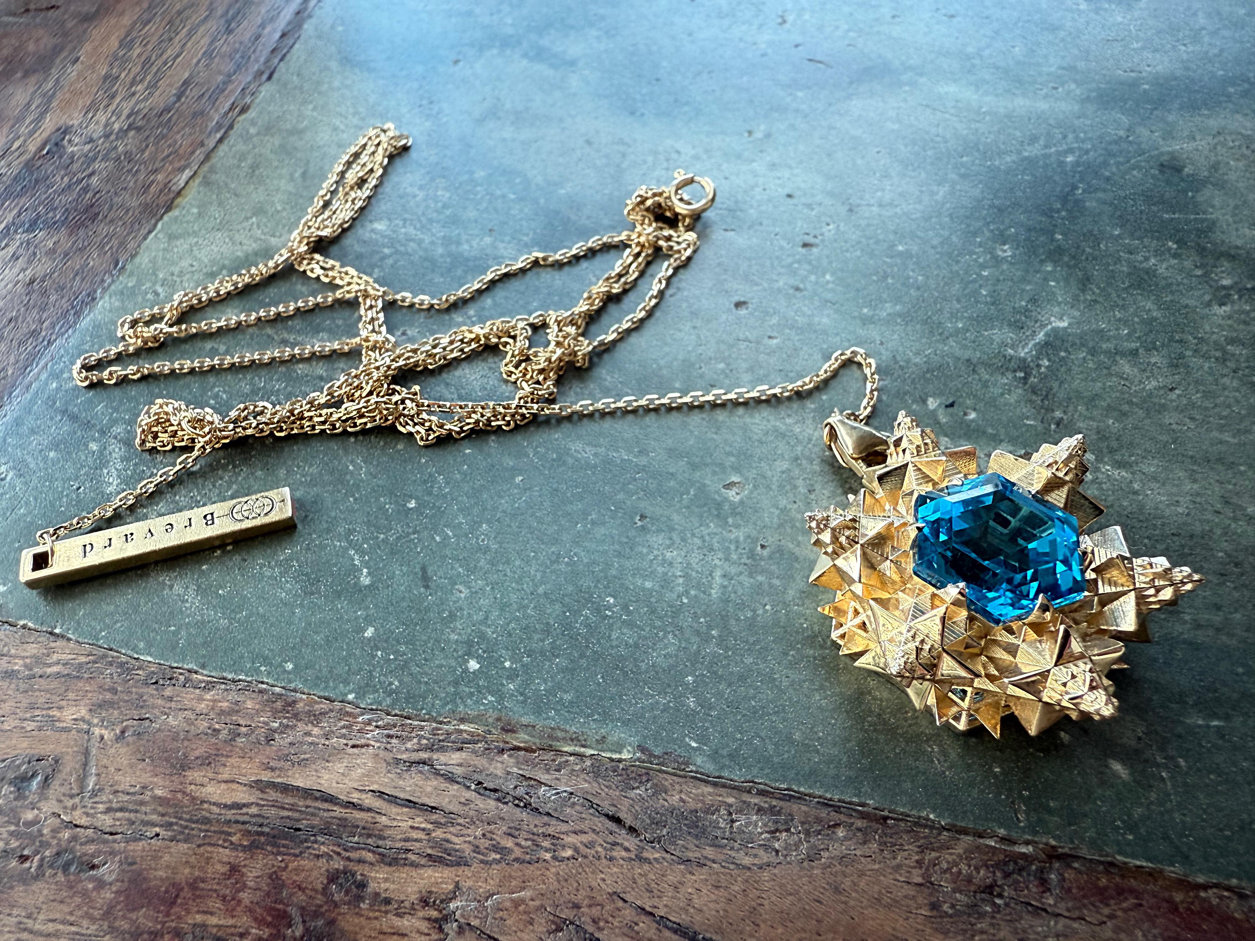 Ciondolo Cosmico della Creazione in oro 18K In condizioni Nuovo in vendita a Coral Gables, FL