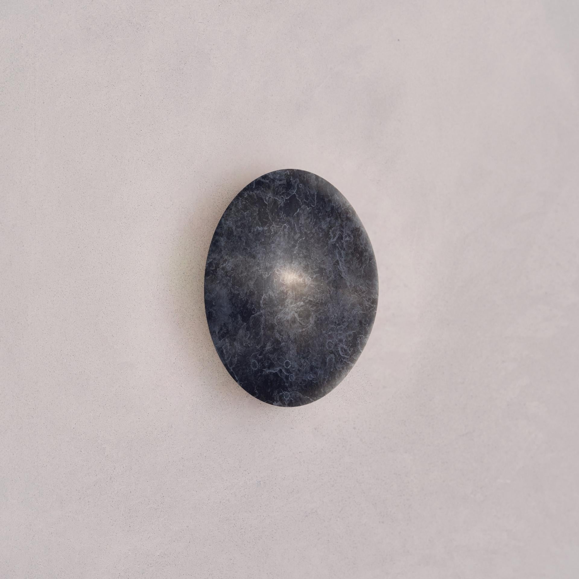 Patiné 'Cosmic Comet Callisto 26' Applique Callisto en laiton patiné faite à la main en vente