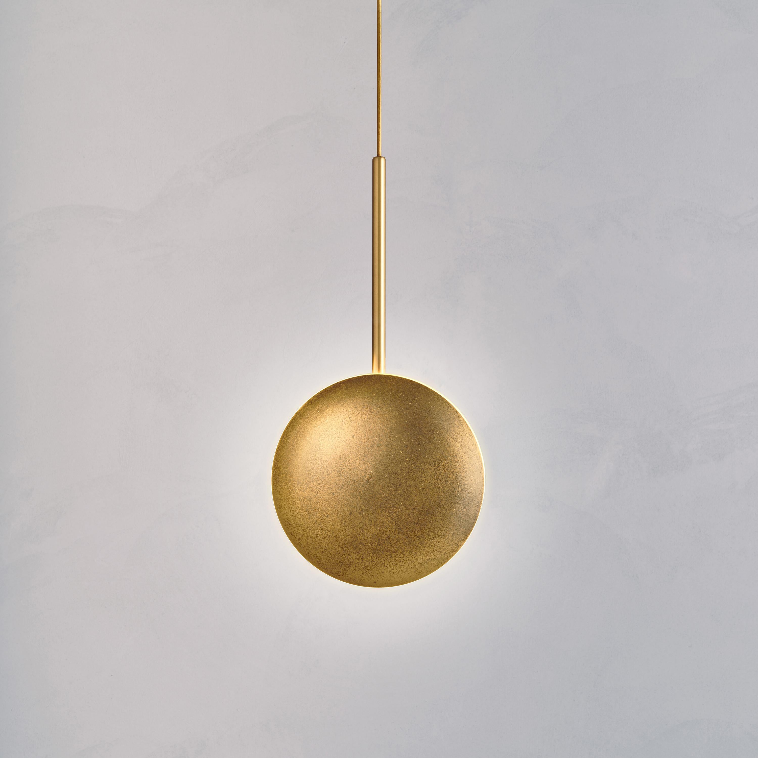 Named after the astronomical object that signals rebirth and new ideas, the ‘Comet’ pieces are achieved with skilful brass shaping and patina finishes that celebrate British metal artisanship.
 
Softly illuminated with integrated LED from within,