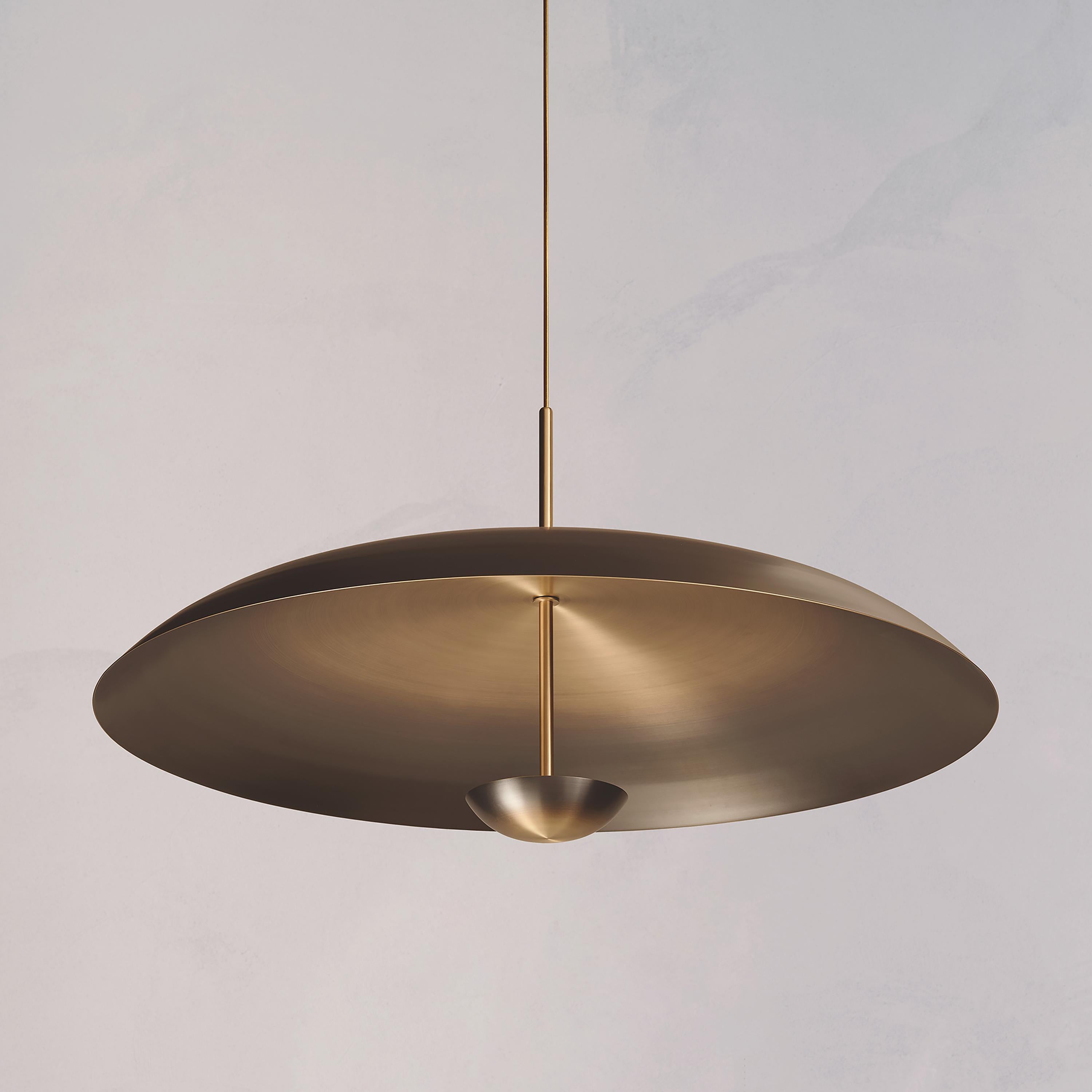 Organique Lampe à suspension 'Cosmic Ore' 100, plafonnier en laiton patiné de couleur bronze dégradé, lustre en vente