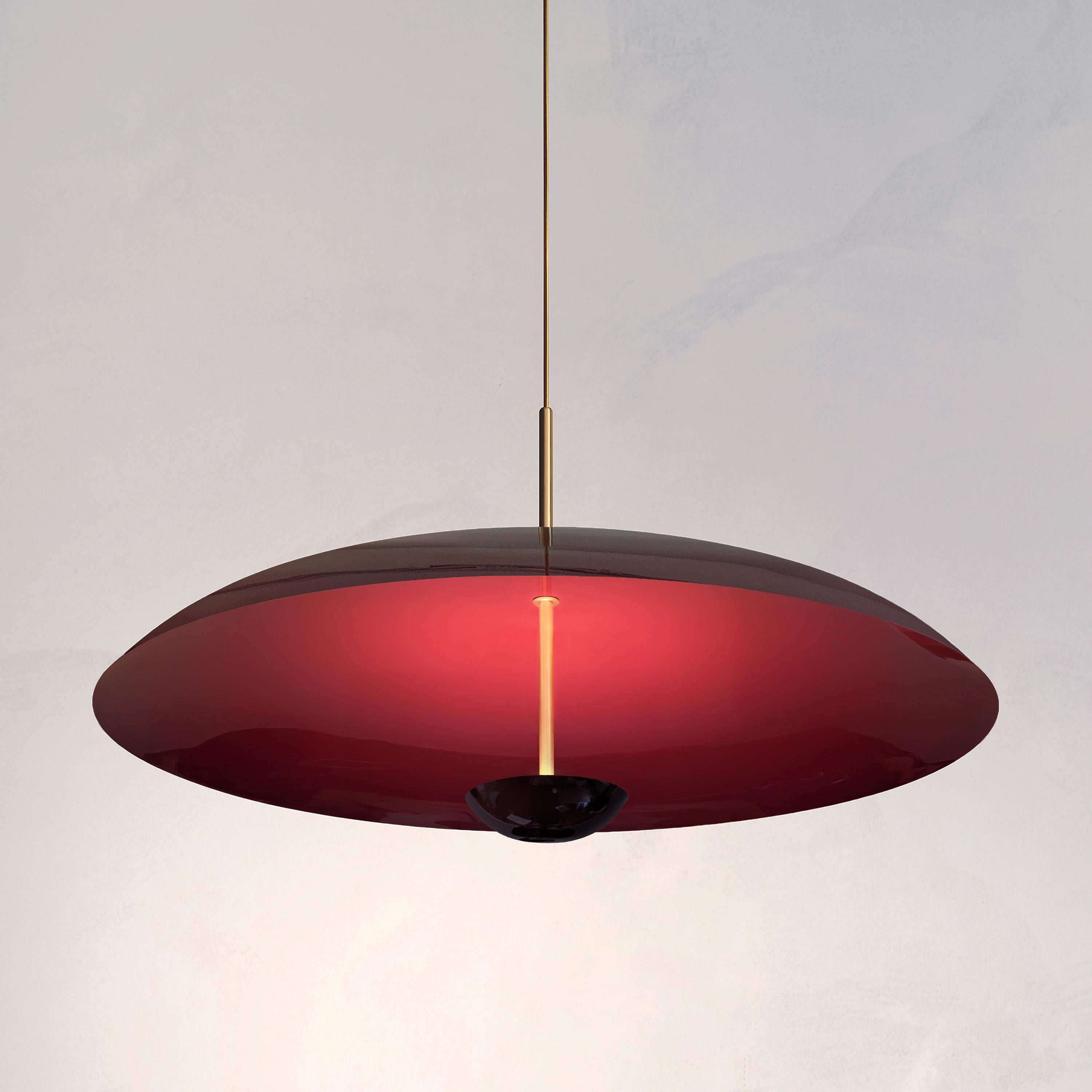 Organique Cosmic Pendant 100 'Maroon' Plafonnier en laiton laqué fait à la main par un artisan en vente