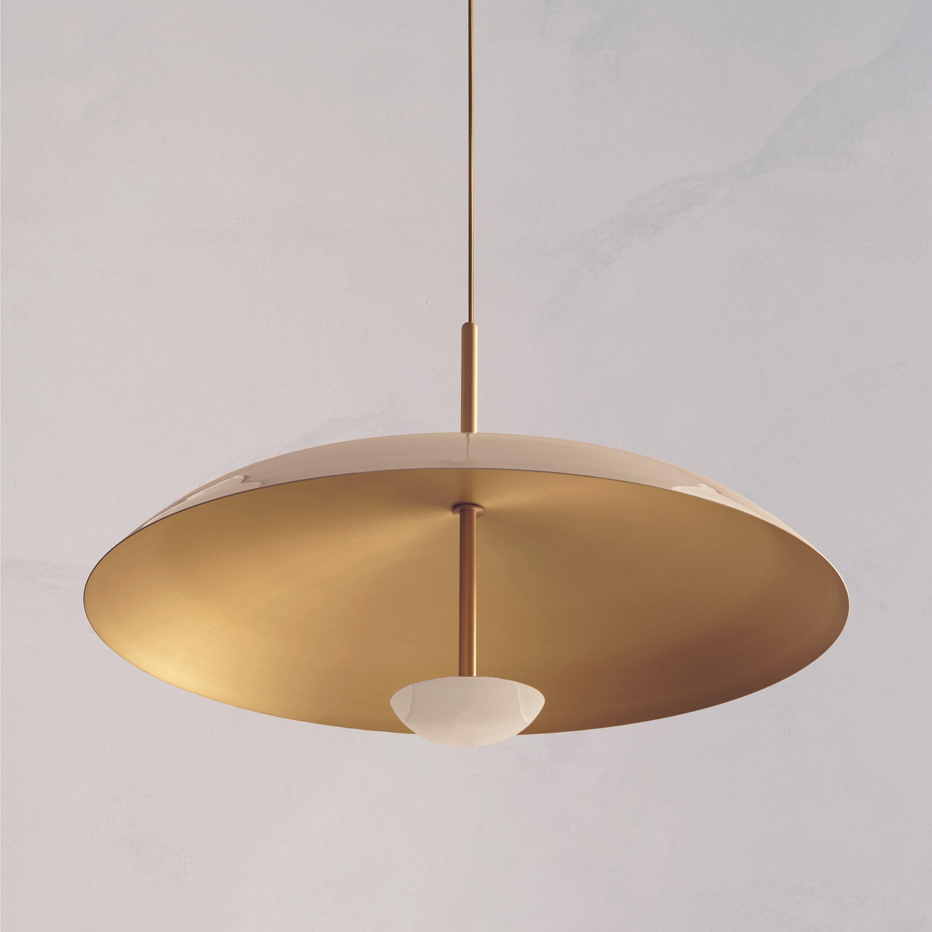 Cosmic 'Purion Pendelleuchte 70' Weißes, lackiertes Satin-Messing-Deckenleuchter im Angebot 2