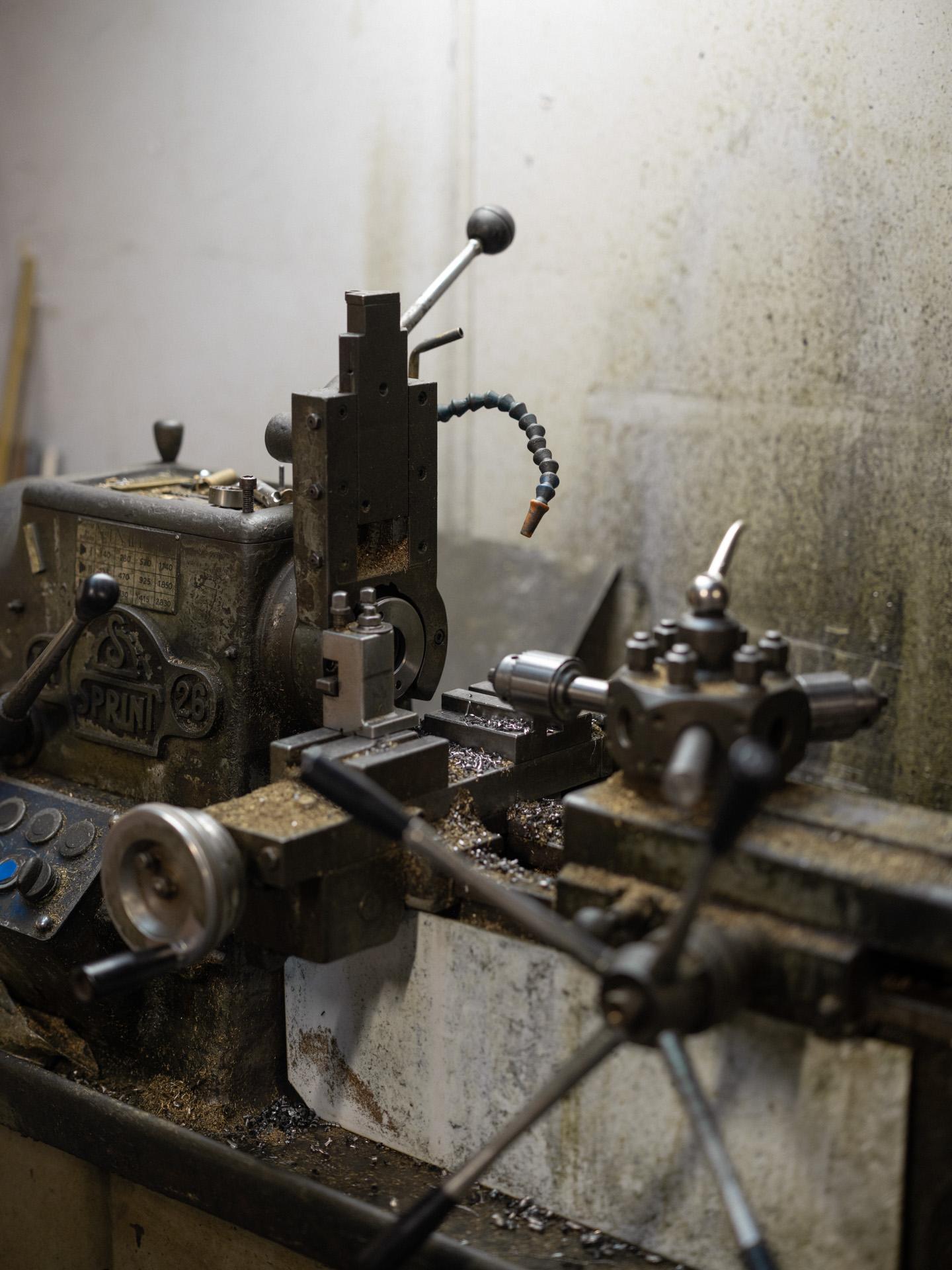 Cosmic 'Pendant Duo Rust 100' Handmade Rust Patinated Chandelier For Sale 1