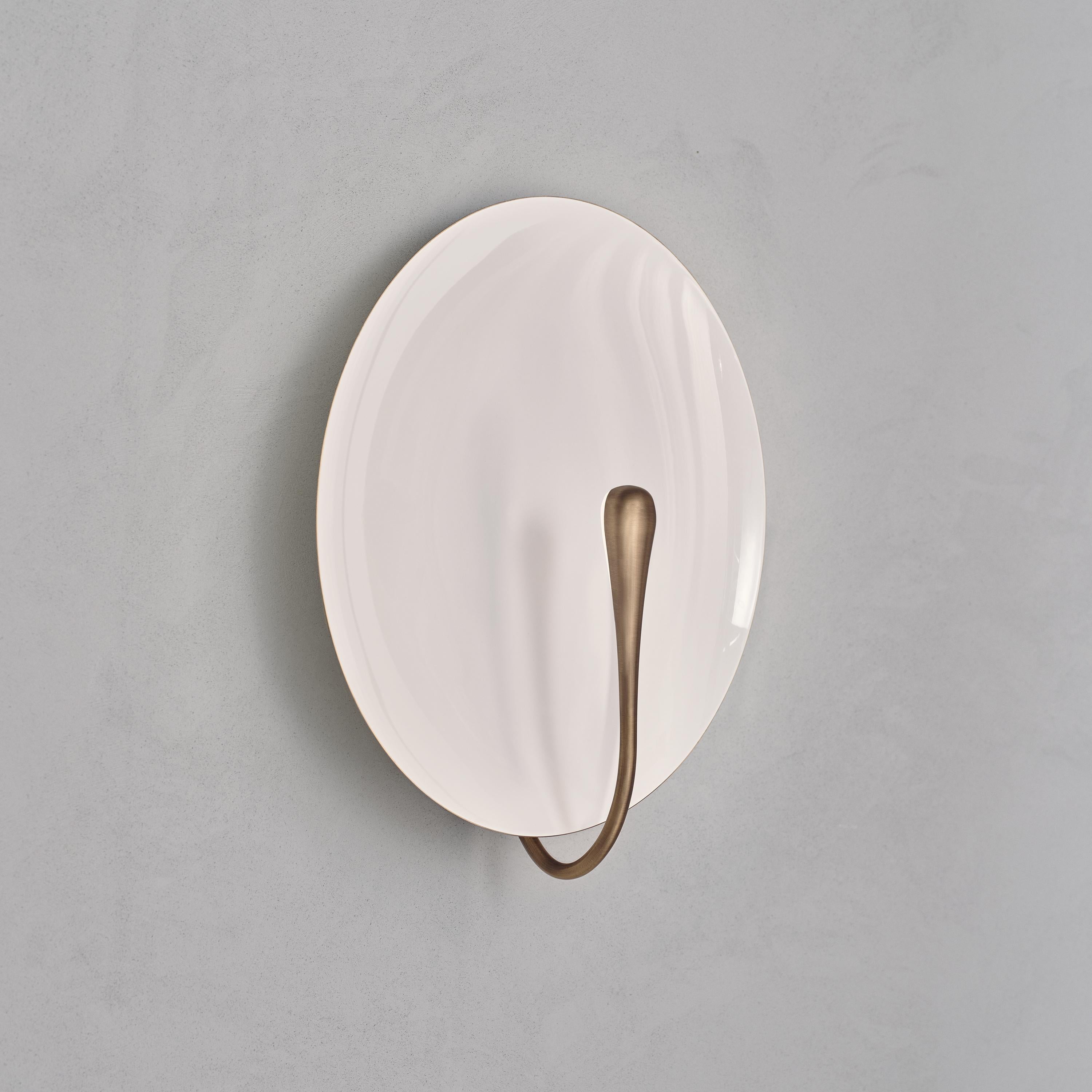 'Cosmic Purion' White Lacquered Brass Contemporary Wall Light, Sconce In New Condition For Sale In London, GB