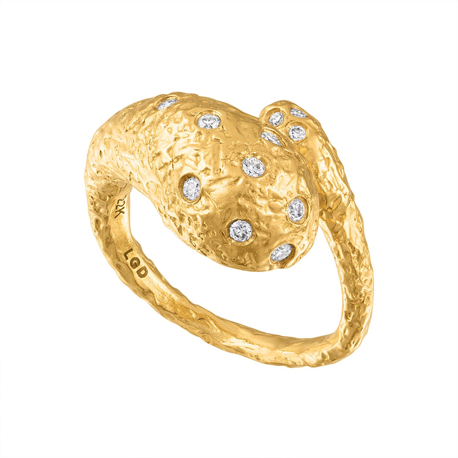 Anello con diamante Cosmic Python in oro 22k In condizioni Nuovo in vendita a New York, NY