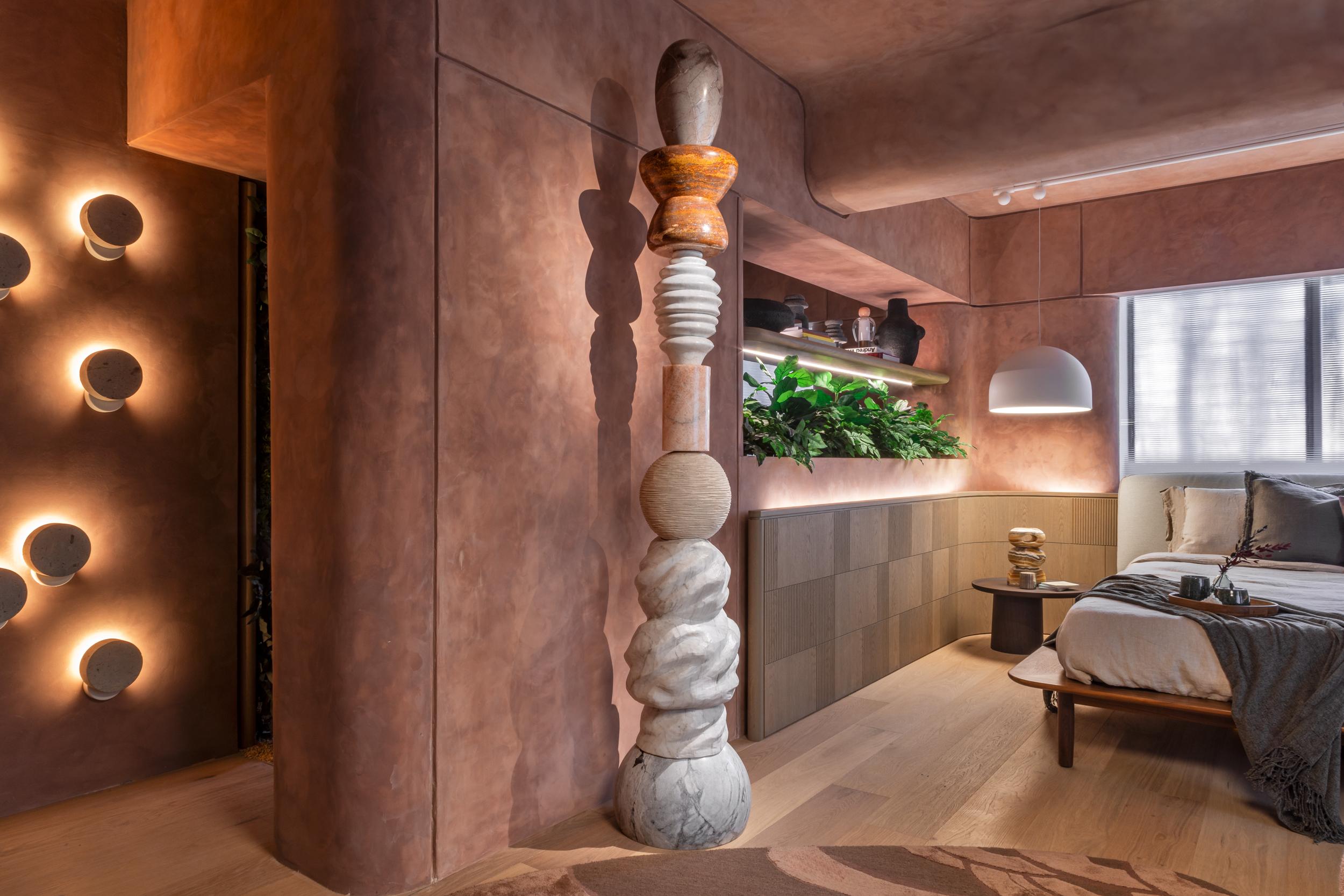 Reliquie cosmiche 5 - Sten Studio - 2025 - Unico - Totem di pietre naturali in vendita 9