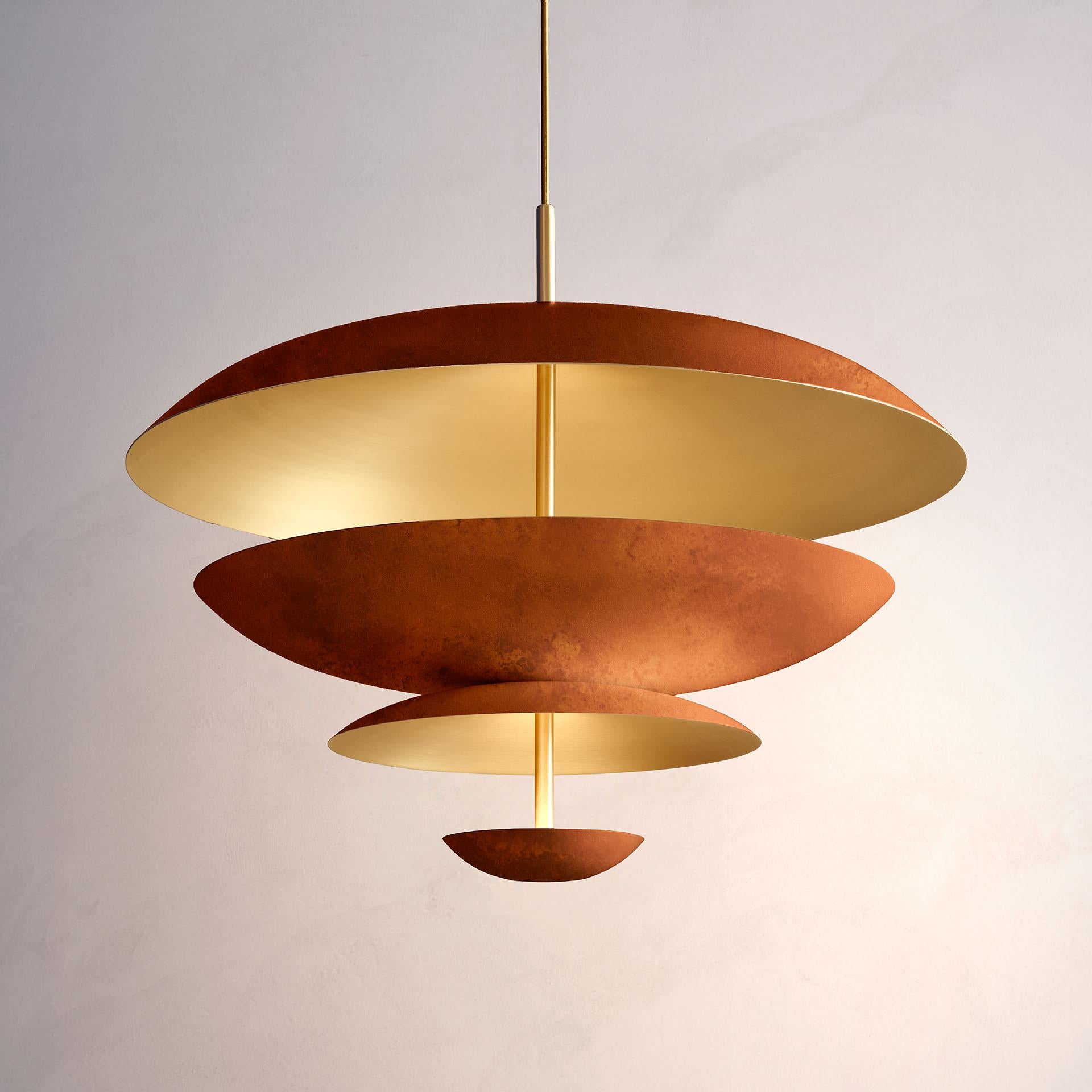 Cosmic Rust Chandelier 70' Handgefertigte Deckenleuchte aus patiniertem Messing (Organische Moderne) im Angebot