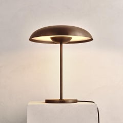 Lámpara de sobremesa 'Cosmic Solstice Noir', Luz de latón patinado en bronce oscuro hecha a mano