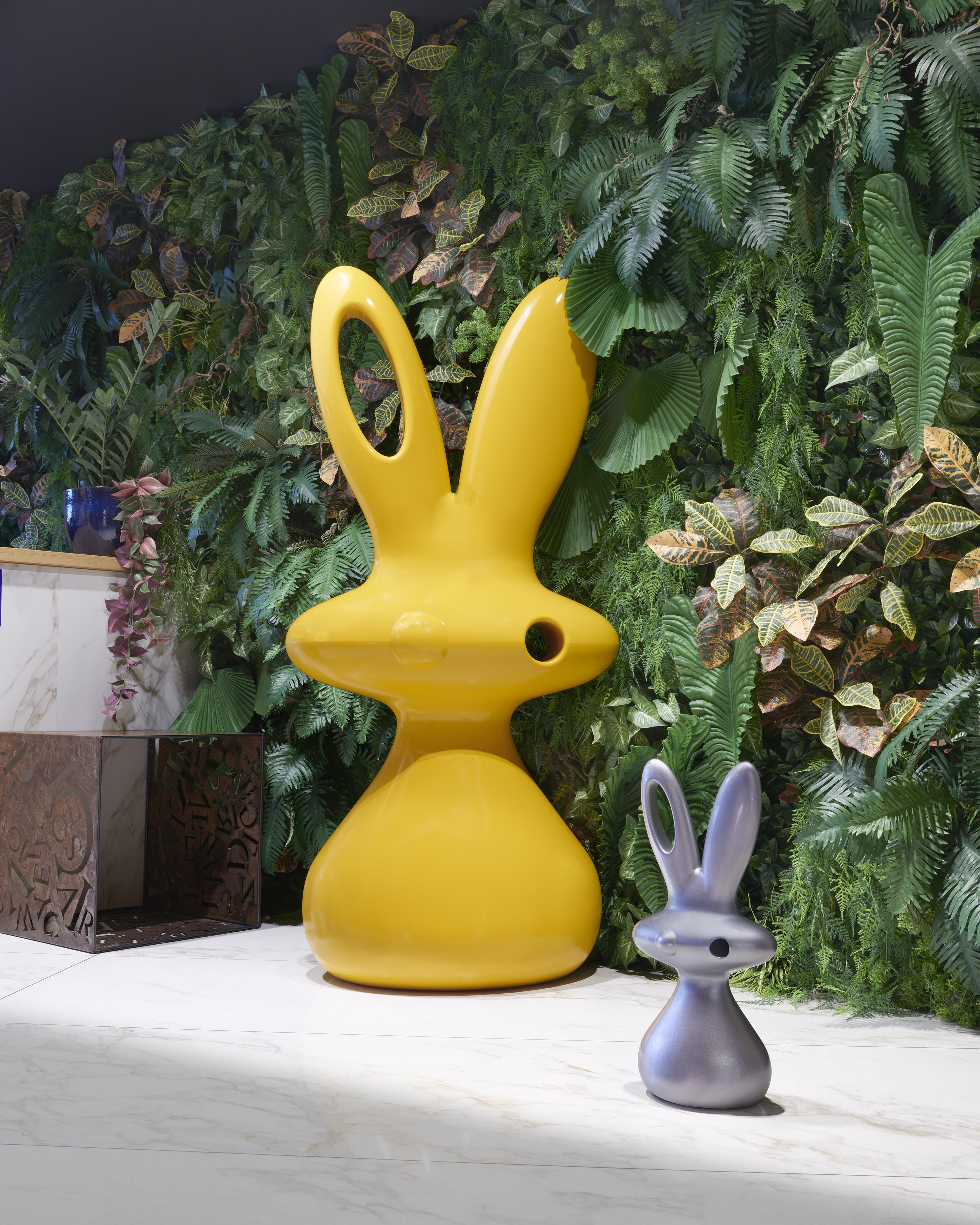 Escultura Cosmo Bunny Negro Azabache de Aki Kuroda Italiano en venta