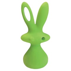 Sculpture Cosmo Bunny Lime Green par Aki Kuroda