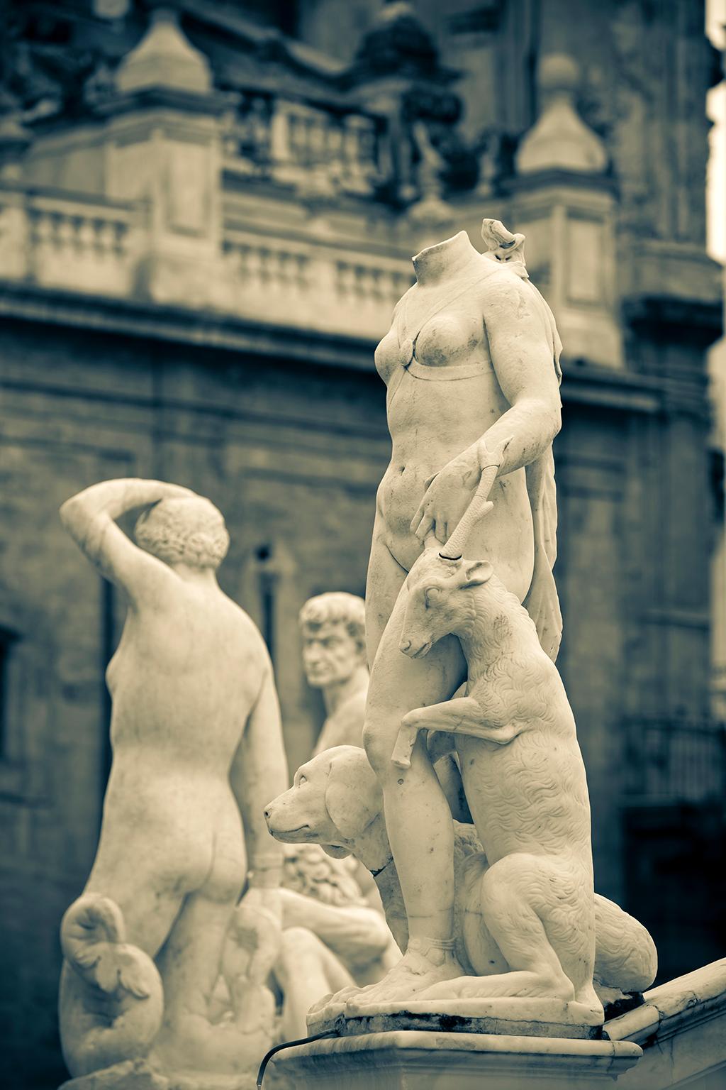  “Fountain of Shame” Marble Fountain Statues, Palermo, Sicily, 2017 For Sale 1