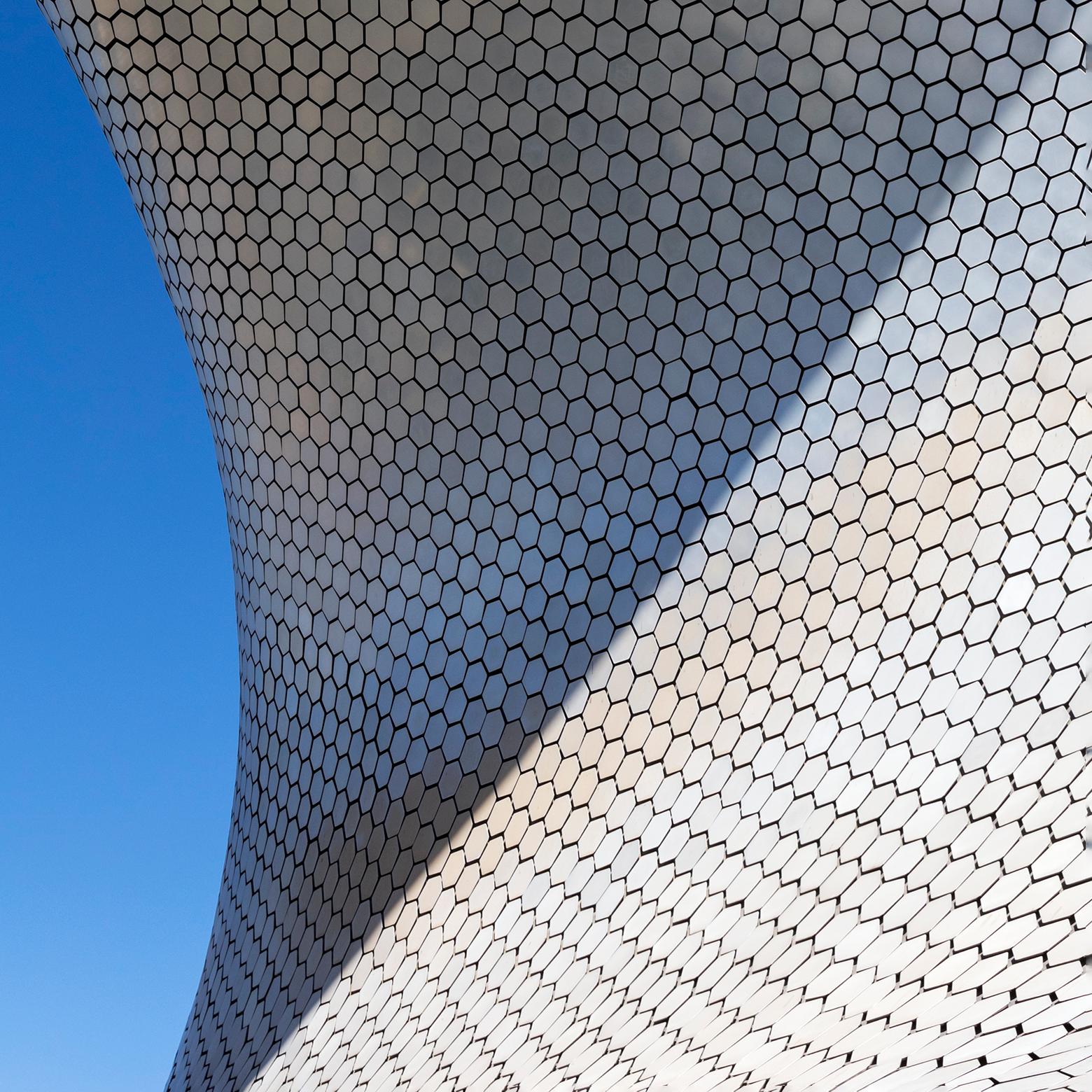 Museo Soumaya, Mexico City. 2020
The Museo Soumaya is a private museum in Mexico City. The founder is Carlo's Slim. Creation Year 2020

Photograph by Cosmo Condina of the exterior of the Museo Soumaya. Wrapped in a skin of mirrored hexagons and