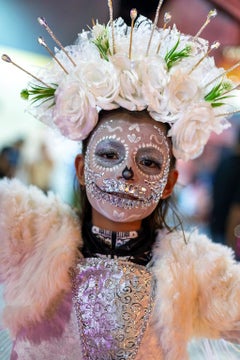 Junges Mädchen zum Totentag gekleidet, Dia de los Muertos, Isla Mujeres, Mexiko