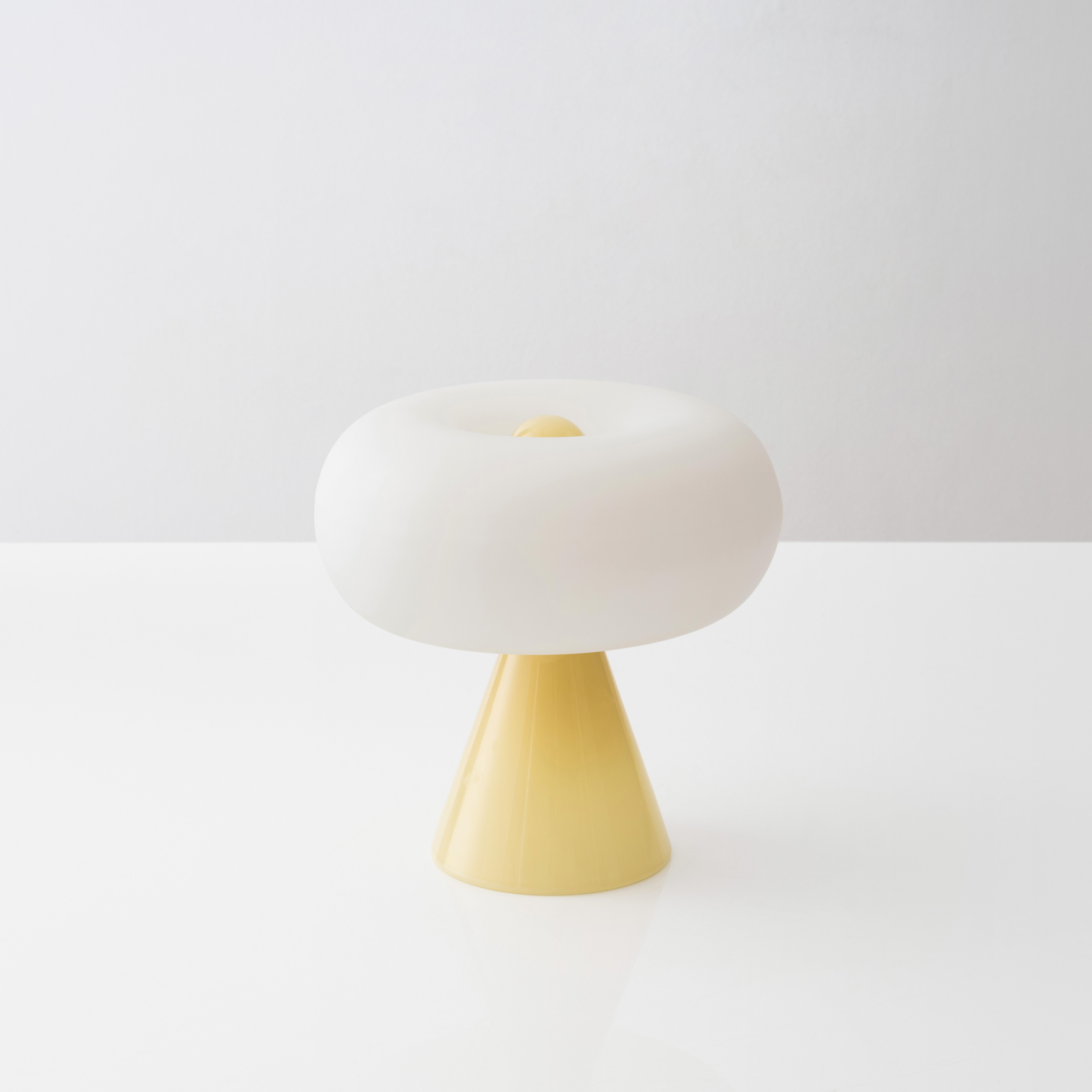 Postmoderne Lampe de table Cosmos 02 de Noiro Studio en vente