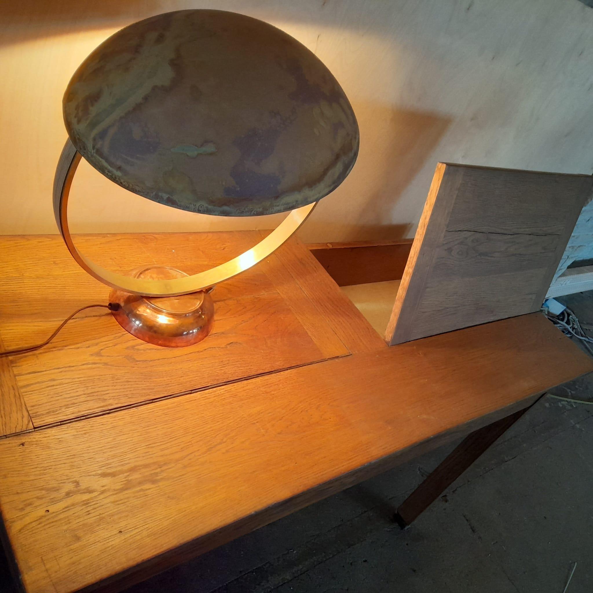 Zeitgenössische Cosmos-Tischlampe aus Messing – Holz, LED-Lampe im Angebot 3