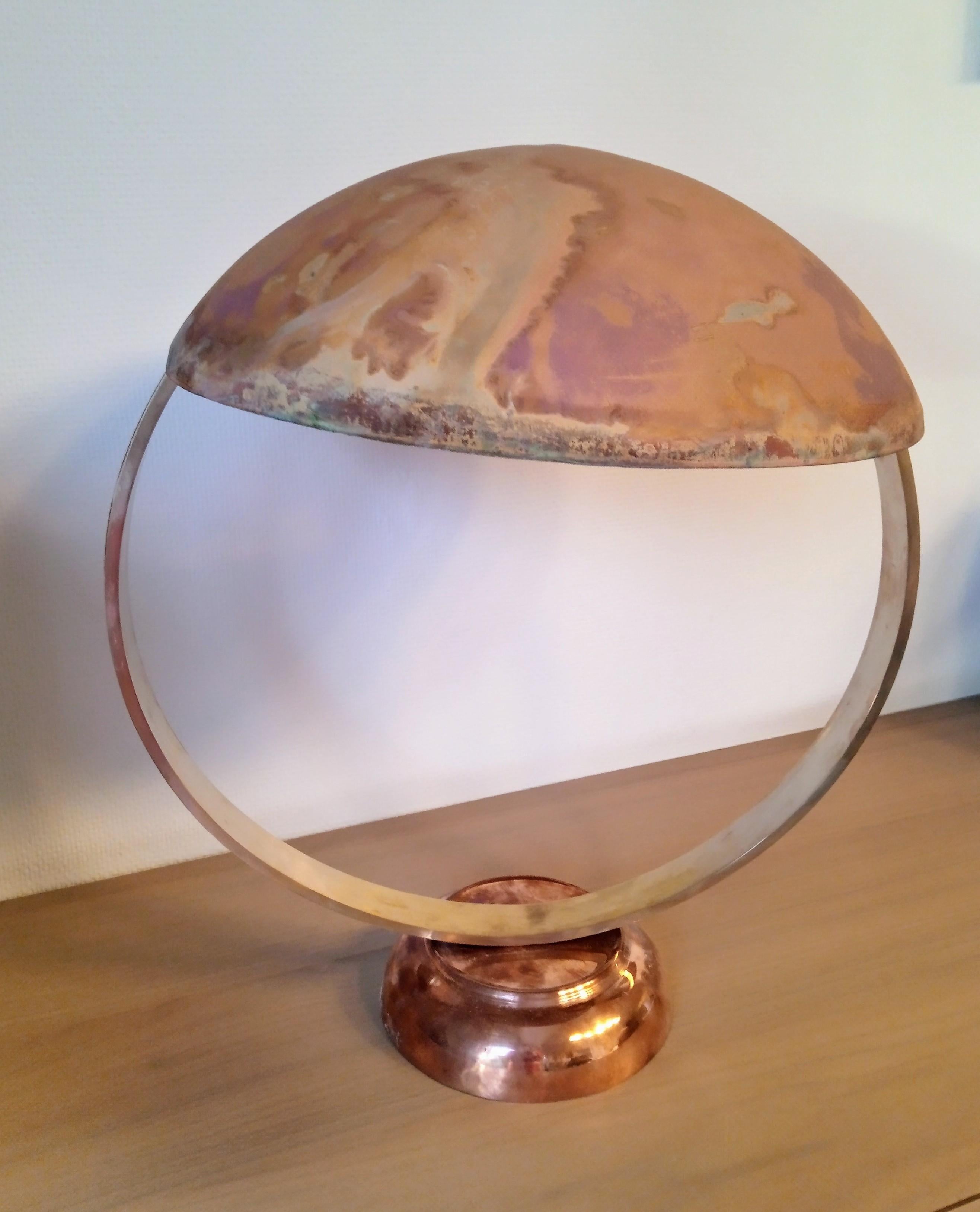 Zeitgenssische Cosmos-Tischlampe aus Messing, Holz, LED-Lampe (Moderne) im Angebot