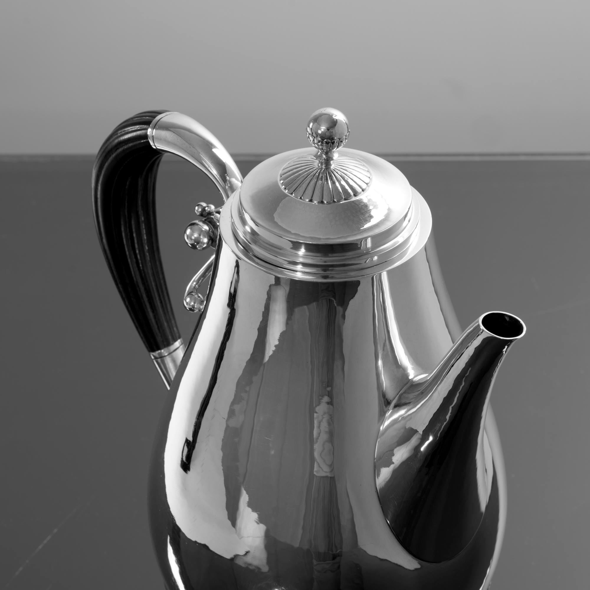 Cosmos Kaffeekanne aus dänischem Sterlingsilber von Georg Jensen im Angebot 1