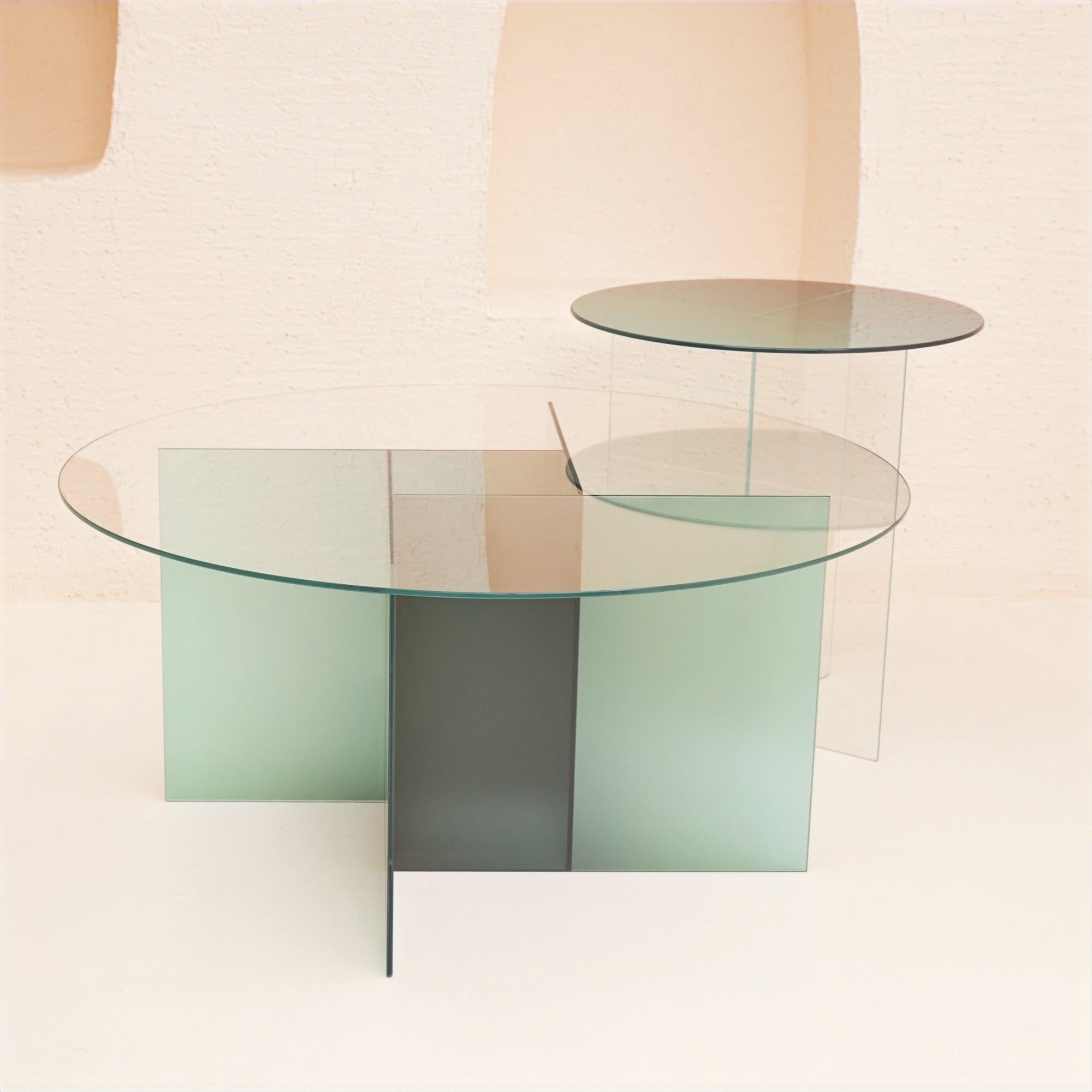 Cosmos Green Glass Side Table In New Condition For Sale In İstanbul, TR