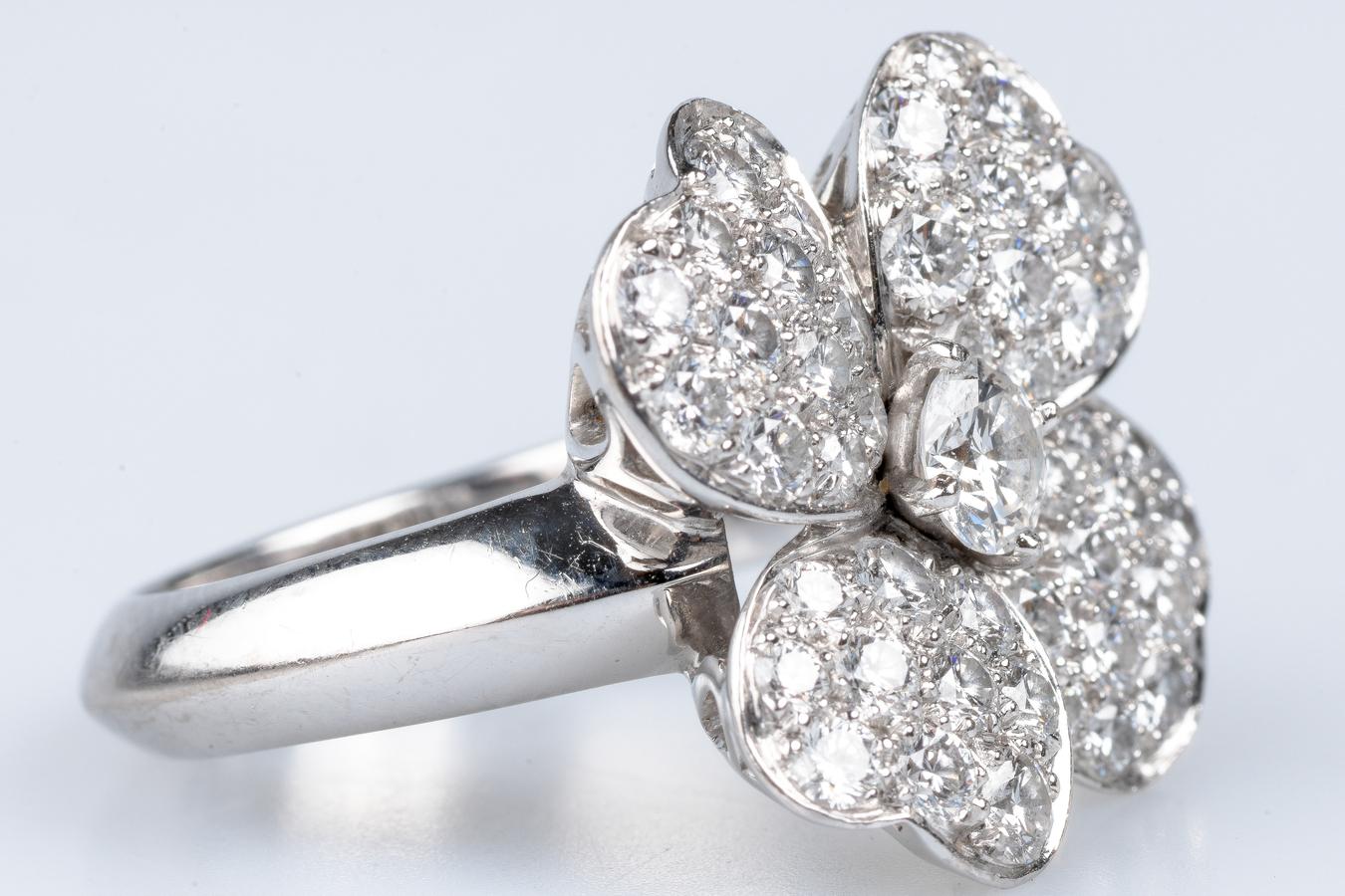 Cosmos-Ring von Van Cleef & Arpels mit 53 Diamanten  im Angebot 9