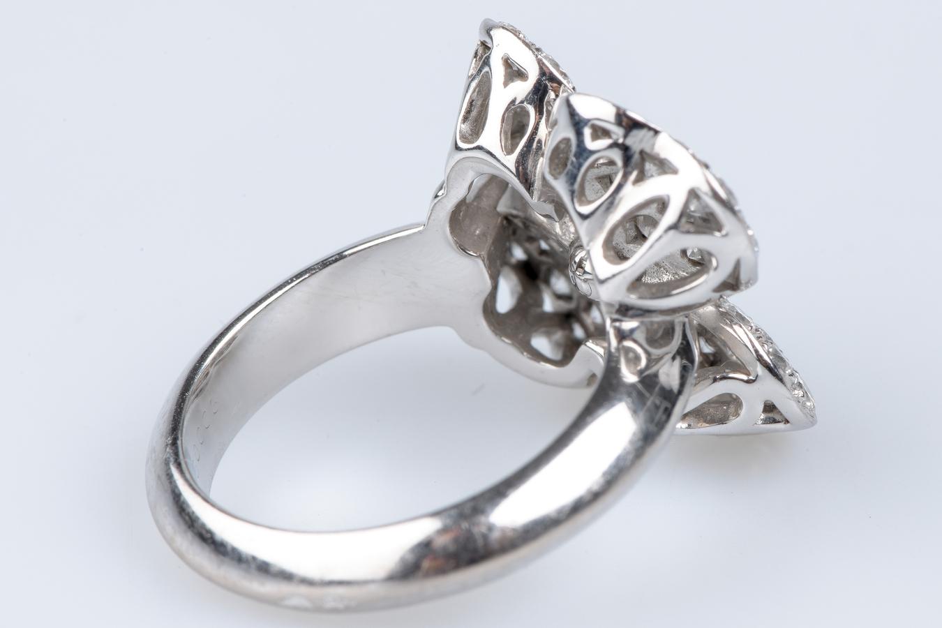 Cosmos-Ring von Van Cleef & Arpels mit 53 Diamanten  im Angebot 11