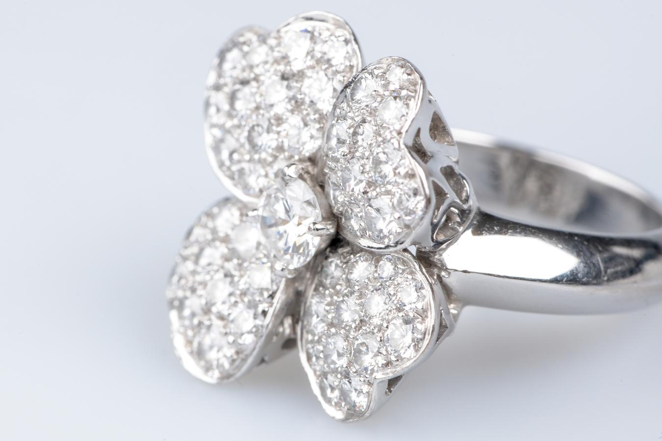Women's Cosmos ring by Van Cleef & Arpels with 53 diamonds  For Sale