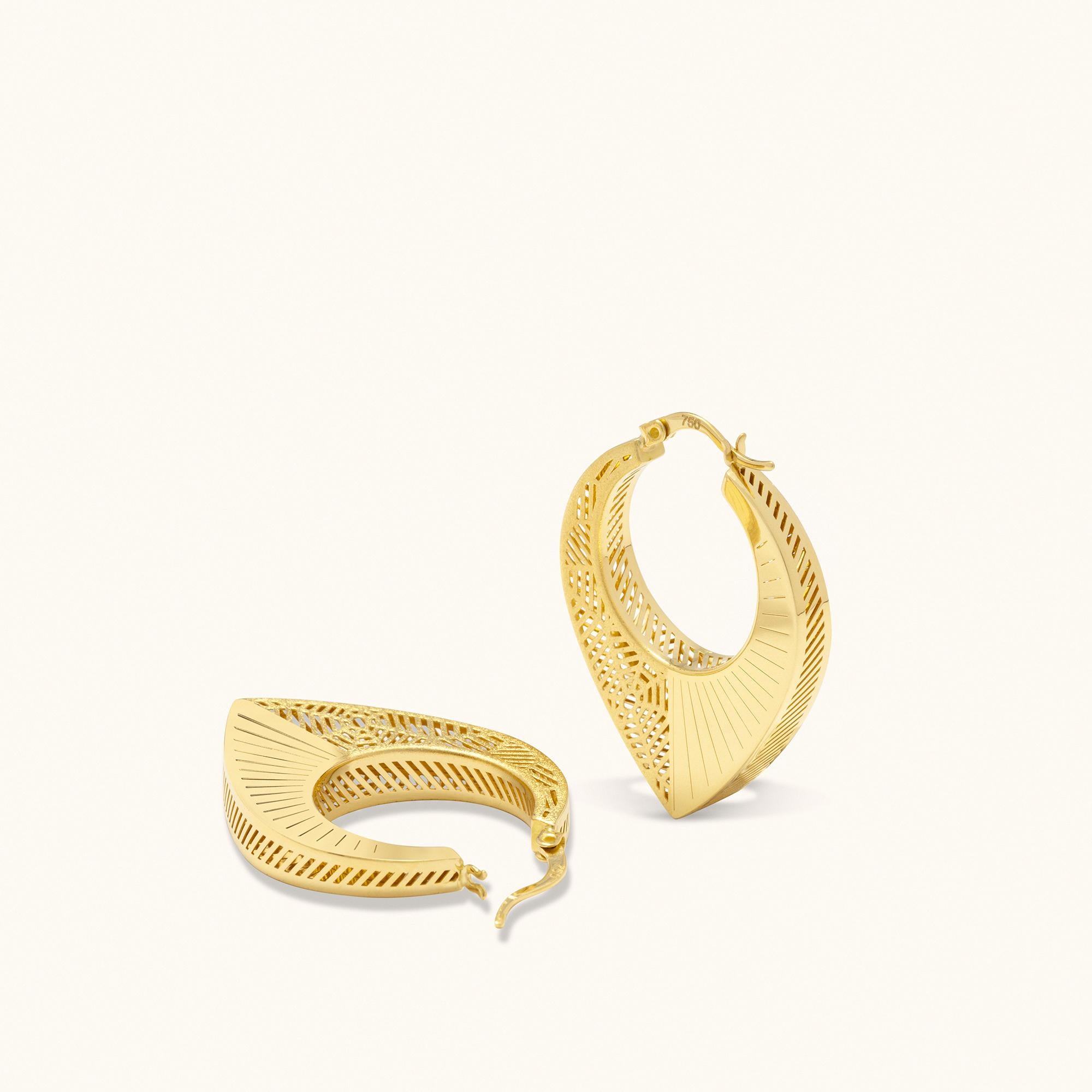 Orecchini a cerchio Cosmos Small in oro massiccio 14K, design geometrico in filigrana realizzato a mano In condizioni Nuovo in vendita a Patchogue, NY
