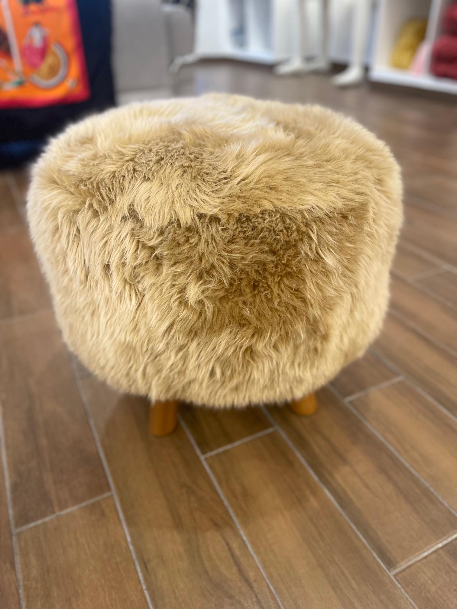 Cossack Wool Pouf with Legs In New Condition For Sale In Saint Louis, US