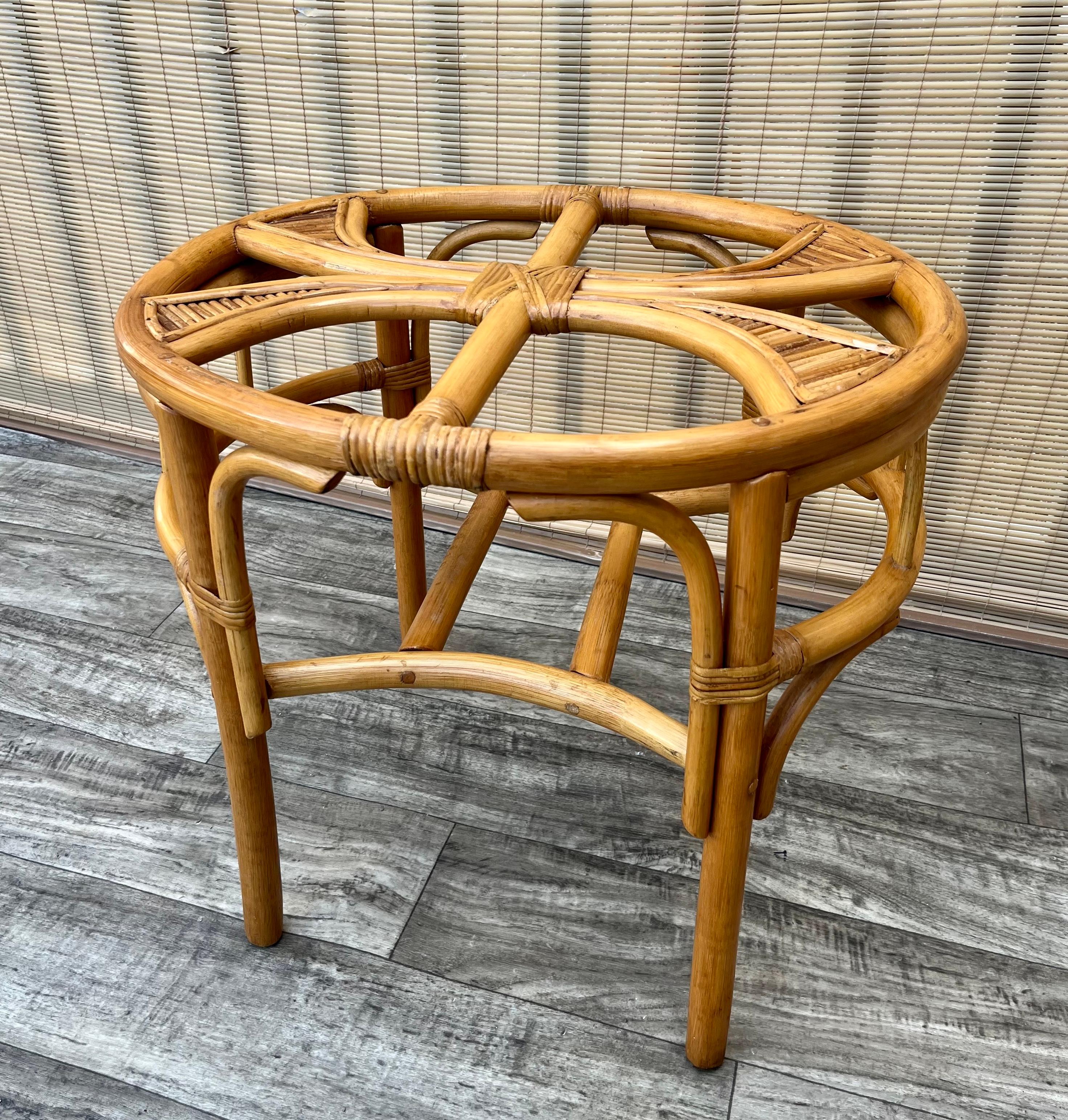 Costal Style/ Bohemian Split Bamboo and Rattan Boho Side Table. Circa 1980s For Sale 10