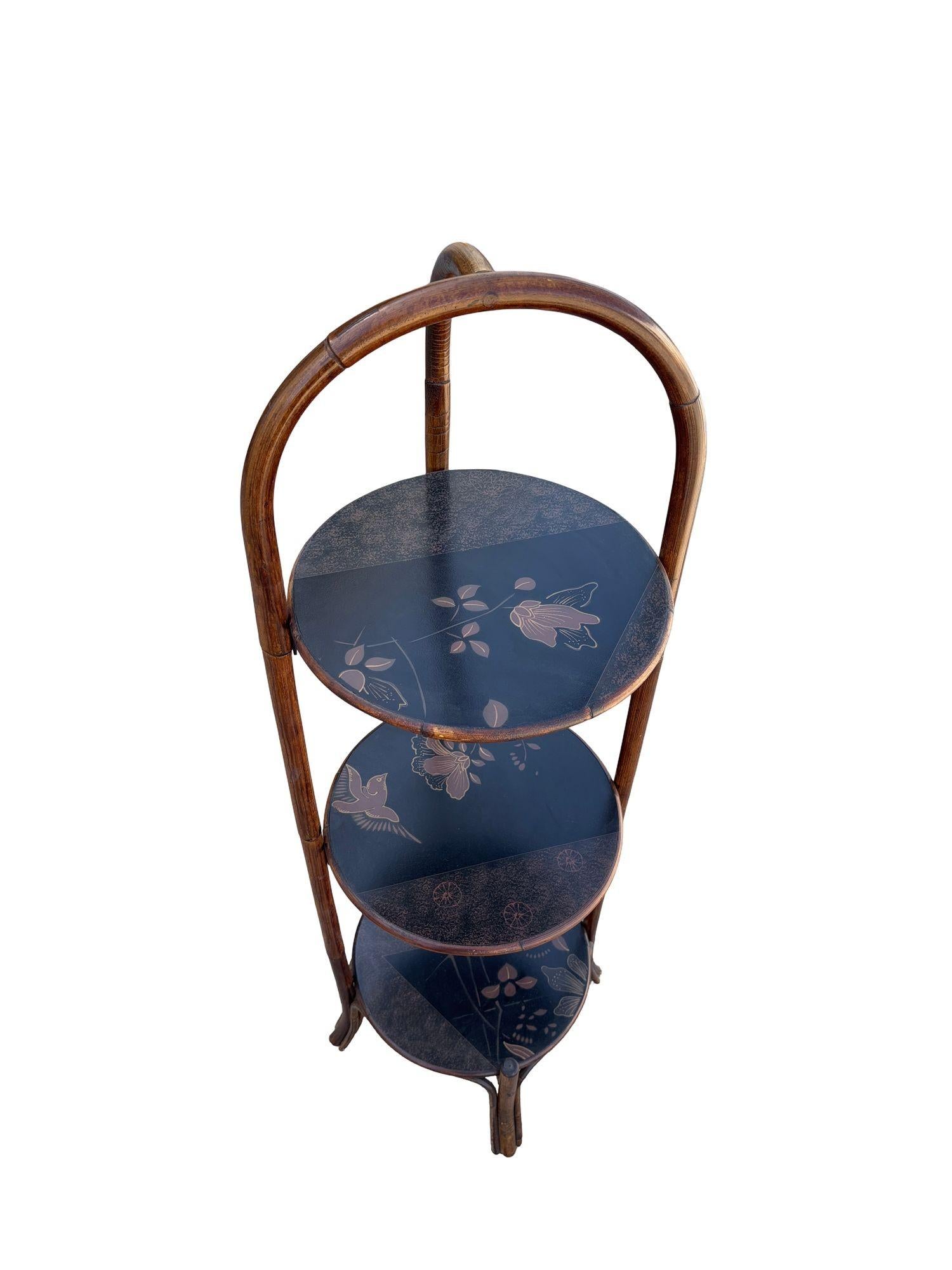Costal Three Tiered Dark Stained Rattan Shelf w East Asian Motif Tops en venta 4