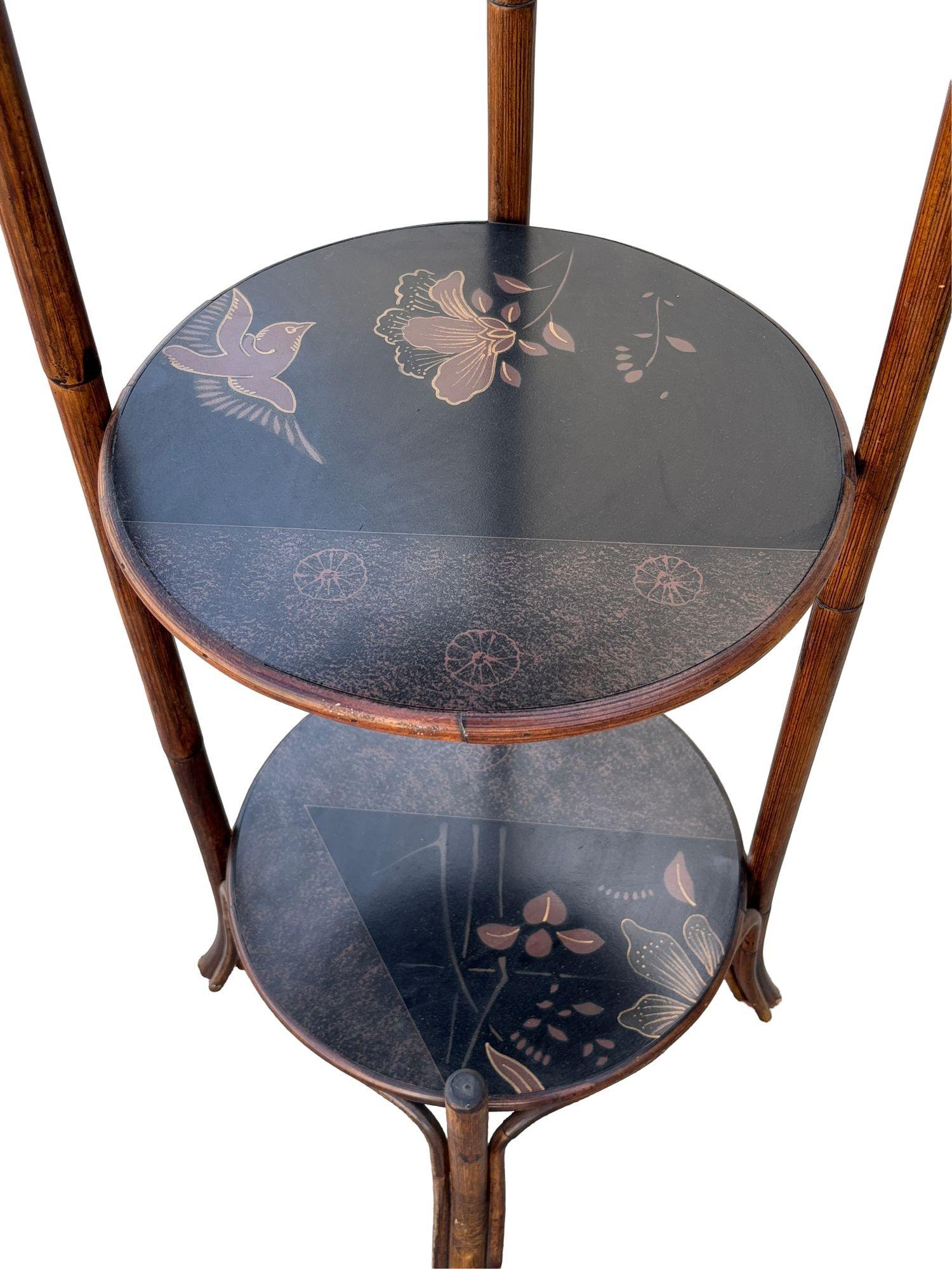 Costal Three Tiered Dark Stained Rattan Shelf w East Asian Motif Tops Estadounidense en venta