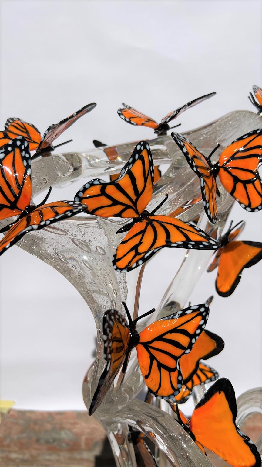 XXIe siècle et contemporain Costantini Diego Modern Crystal Murano Glass Infinity Sculpture avec papillons en vente