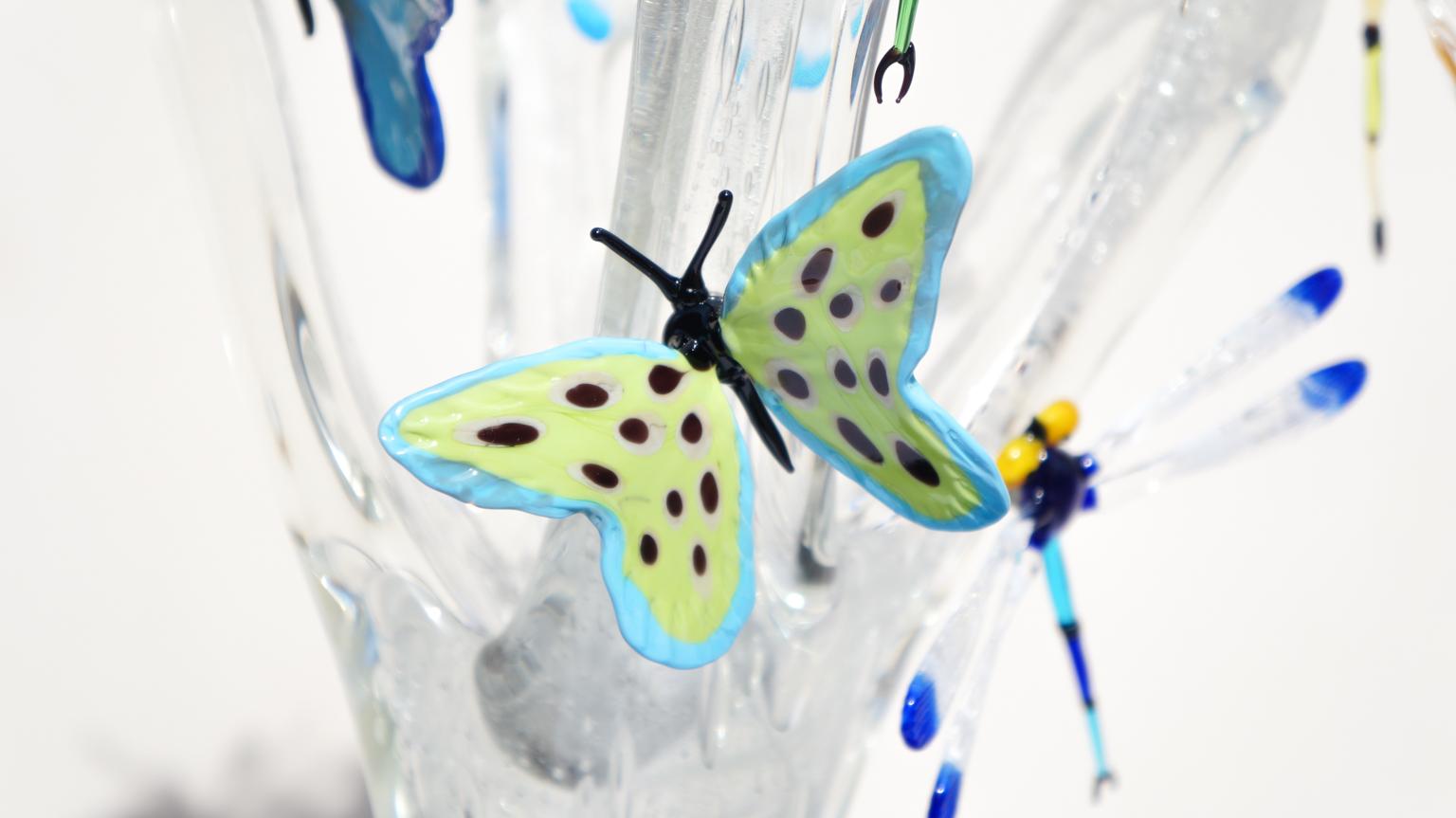 Verre d'art Costantini Modernity Murano Glass Sculpture avec papillons et libellules en vente
