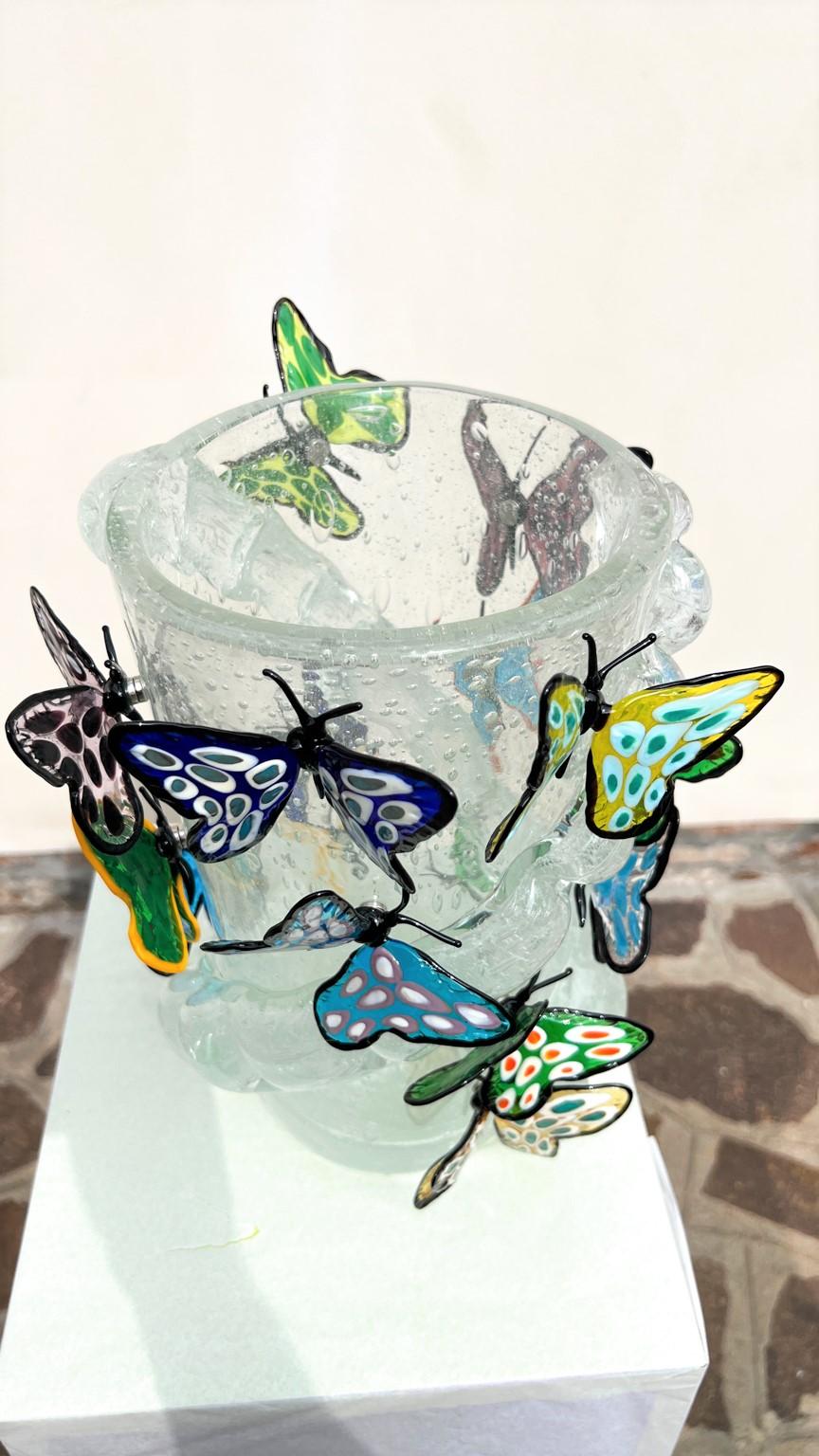 Costantini Diego Modern Crystal Pulegoso Made Murano Glass Vase avec papillons en vente 5