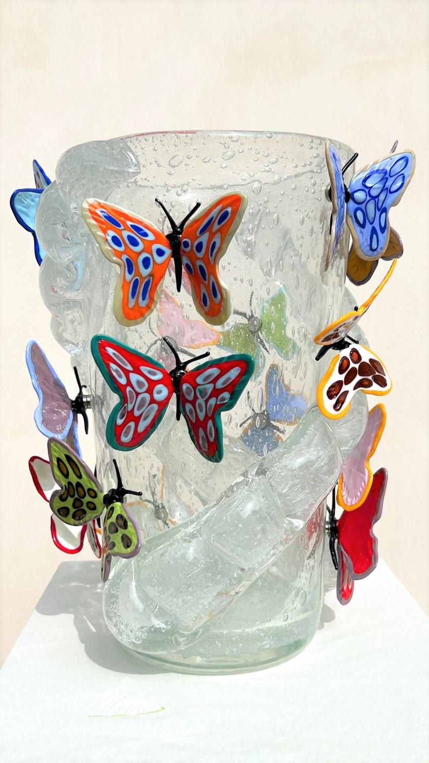 Costantini Diego Modern Crystal Pulegoso Made Murano Glass Vase avec papillons en vente 6