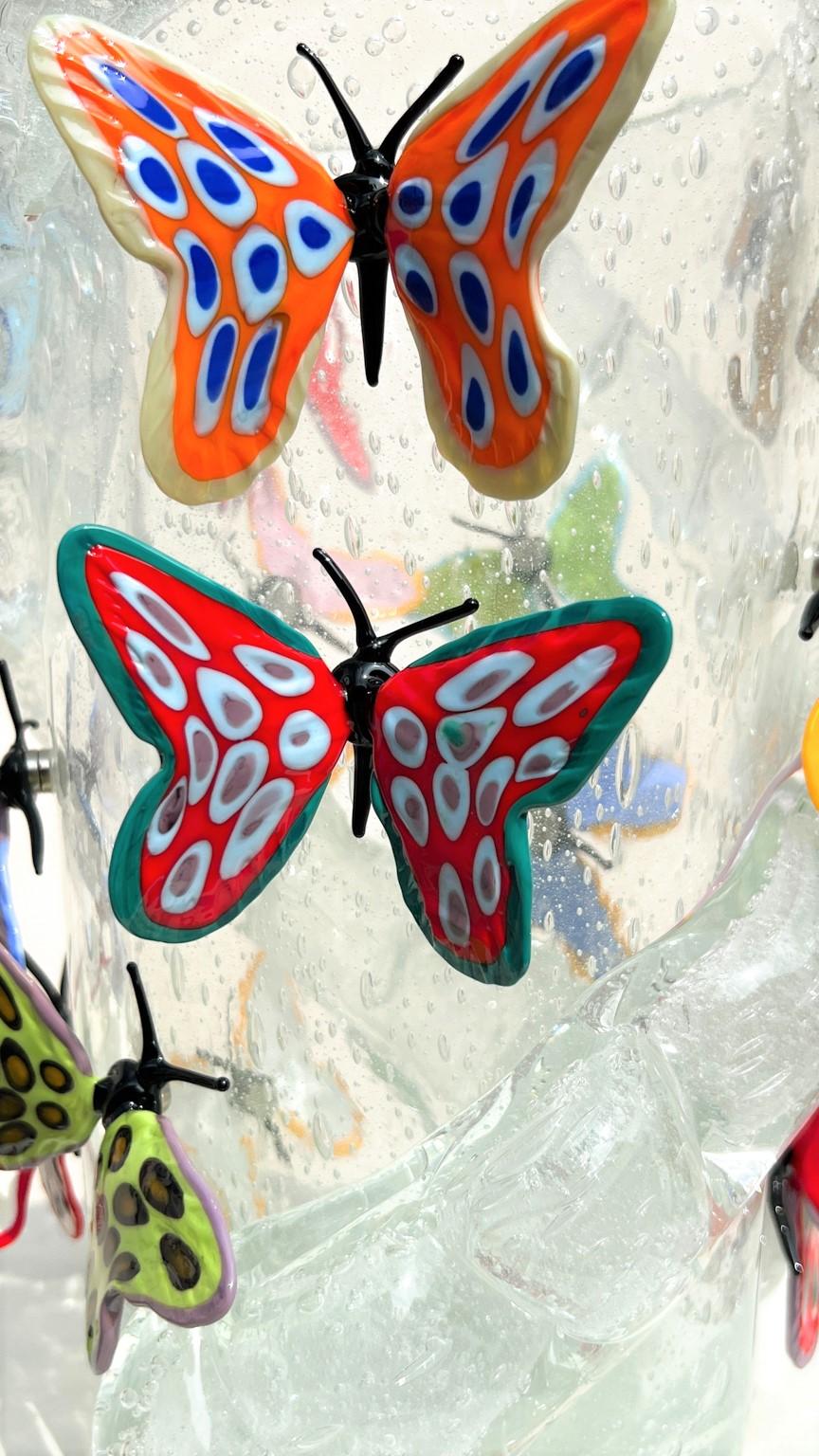 Costantini Diego Modern Crystal Pulegoso Made Murano Glass Vase avec papillons en vente 7