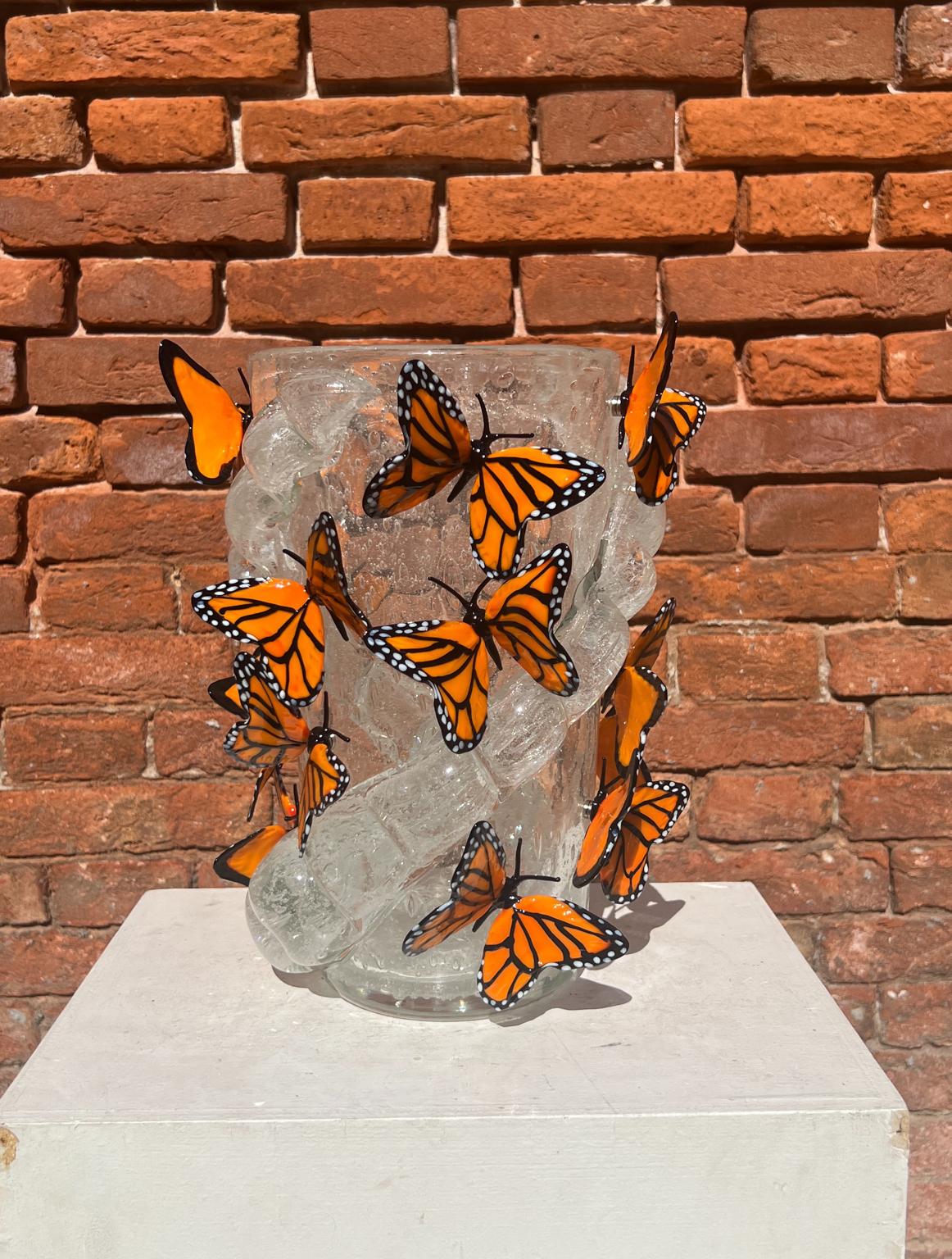 Costantini Diego Modern Crystal Pulegoso Made Murano Glass Vase with Butterflies For Sale 6