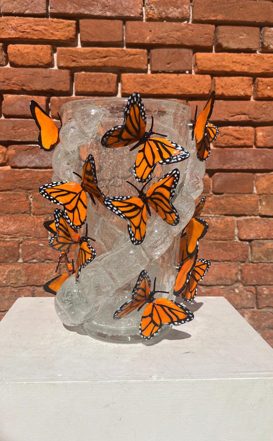 Costantini Diego Modern Crystal Pulegoso Made Murano Glass Vase with Butterflies For Sale 8