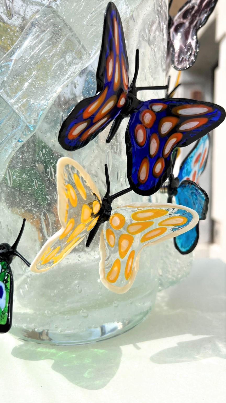 Costantini Diego Modern Crystal Pulegoso Made Murano Glass Vase avec papillons en vente 11