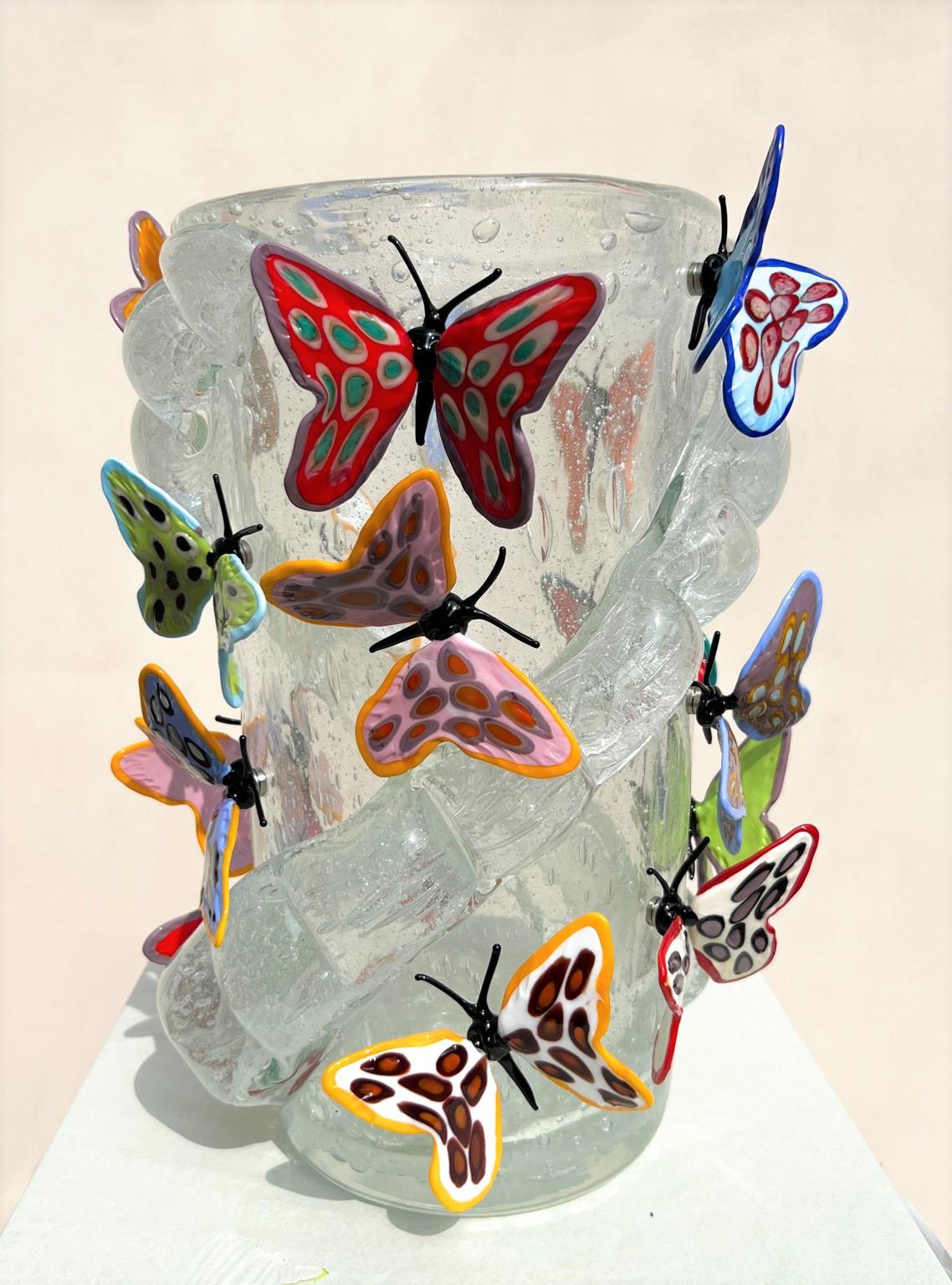 Costantini Diego Modern Crystal Pulegoso Made Murano Glass Vase avec papillons en vente 11